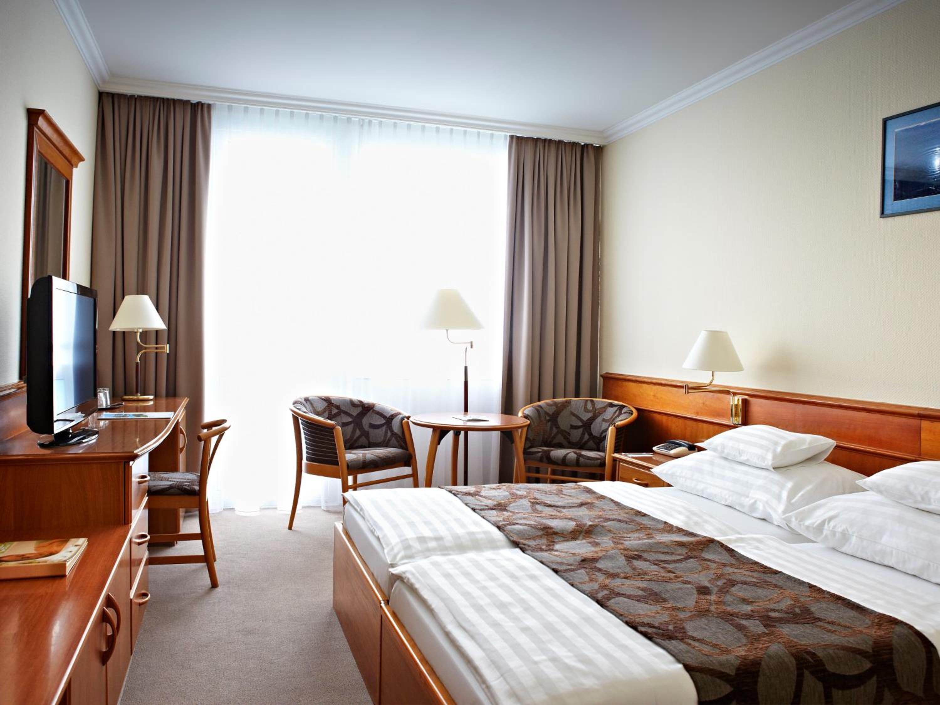 Standard Twin Room with Balcony