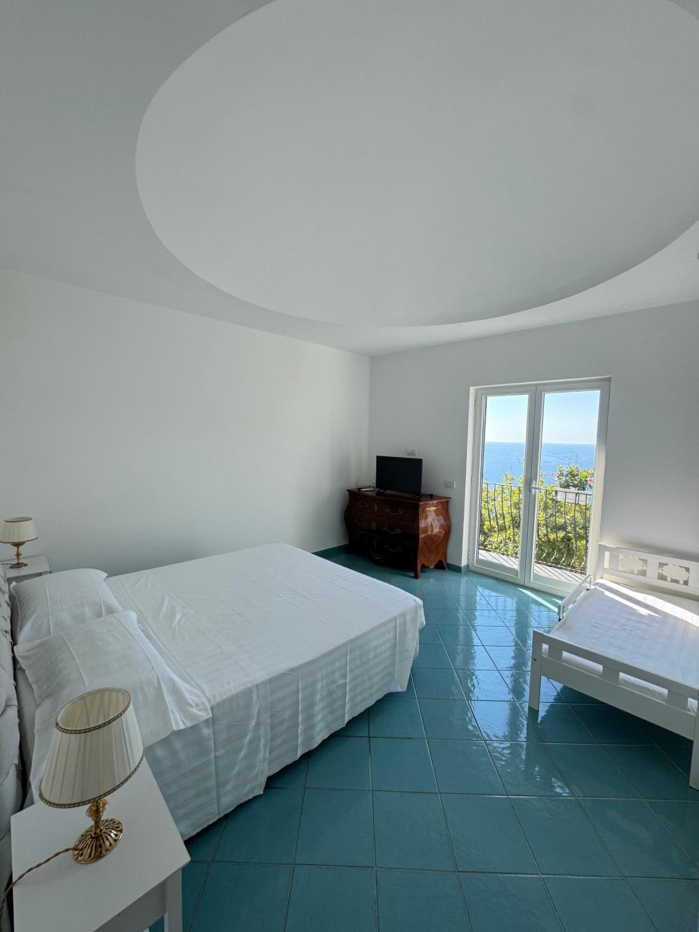 Deluxe Triple Room With Sea View