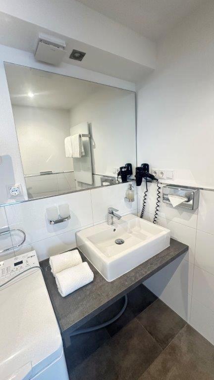One-Bedroom Deluxe Apartment - Photo 6
