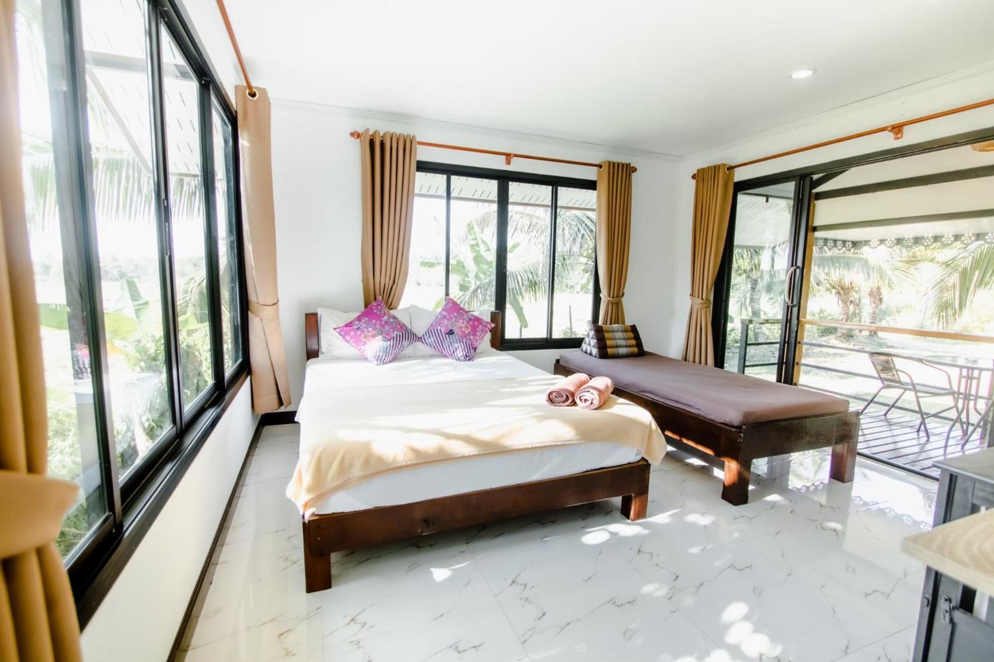 Queen Room with Garden View photo 3