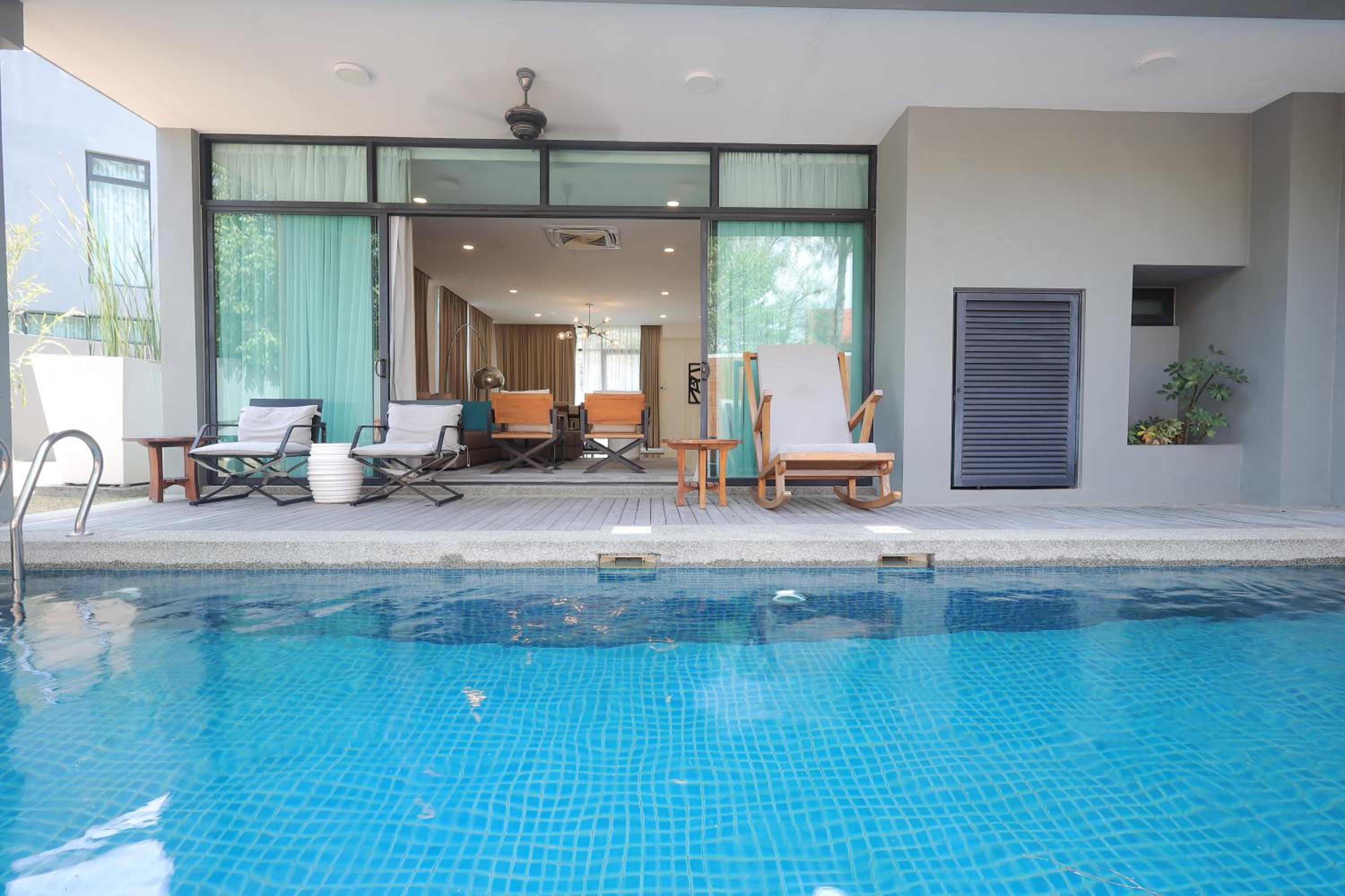 Town Villa - Photo 3
