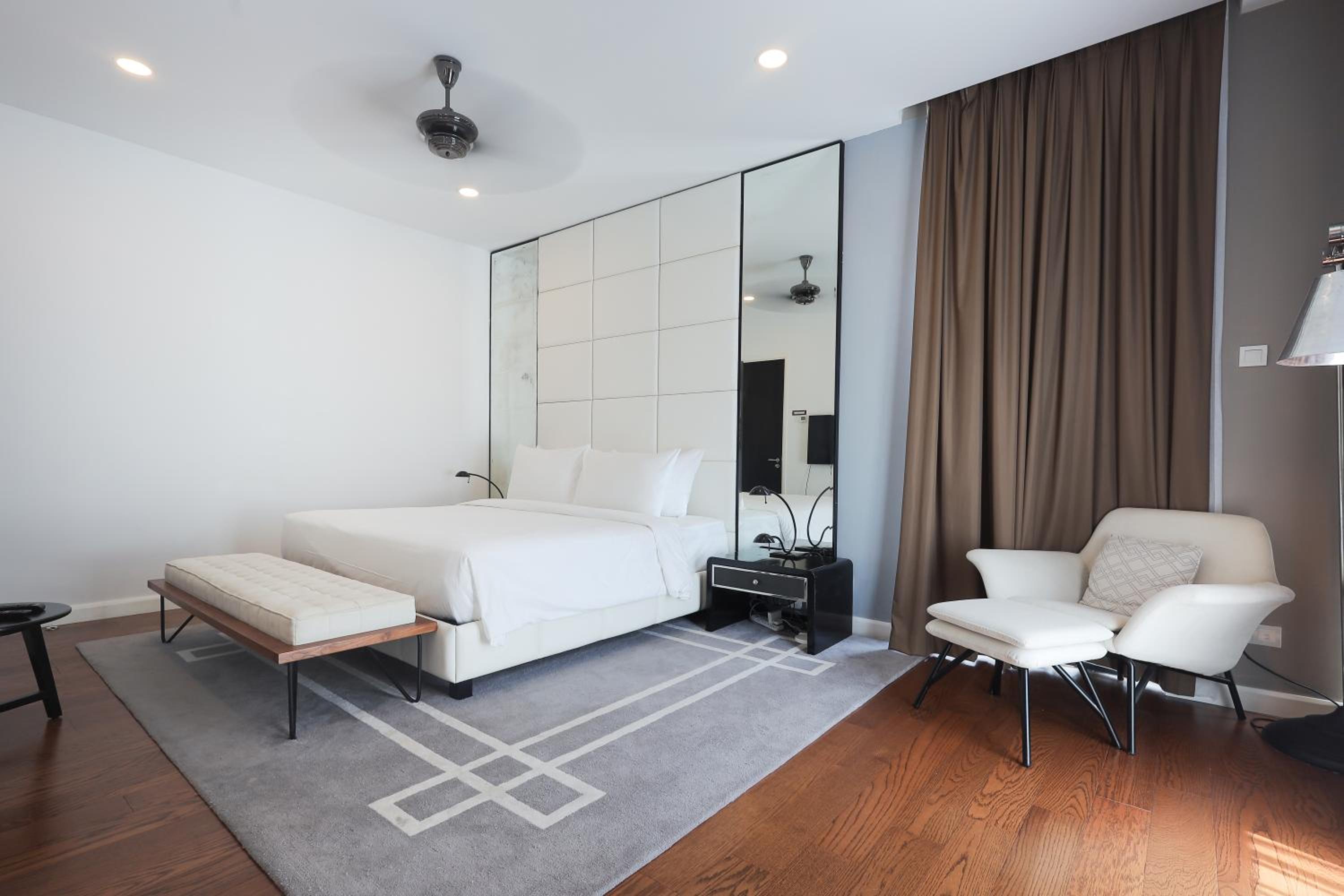 Town Villa - Photo 17