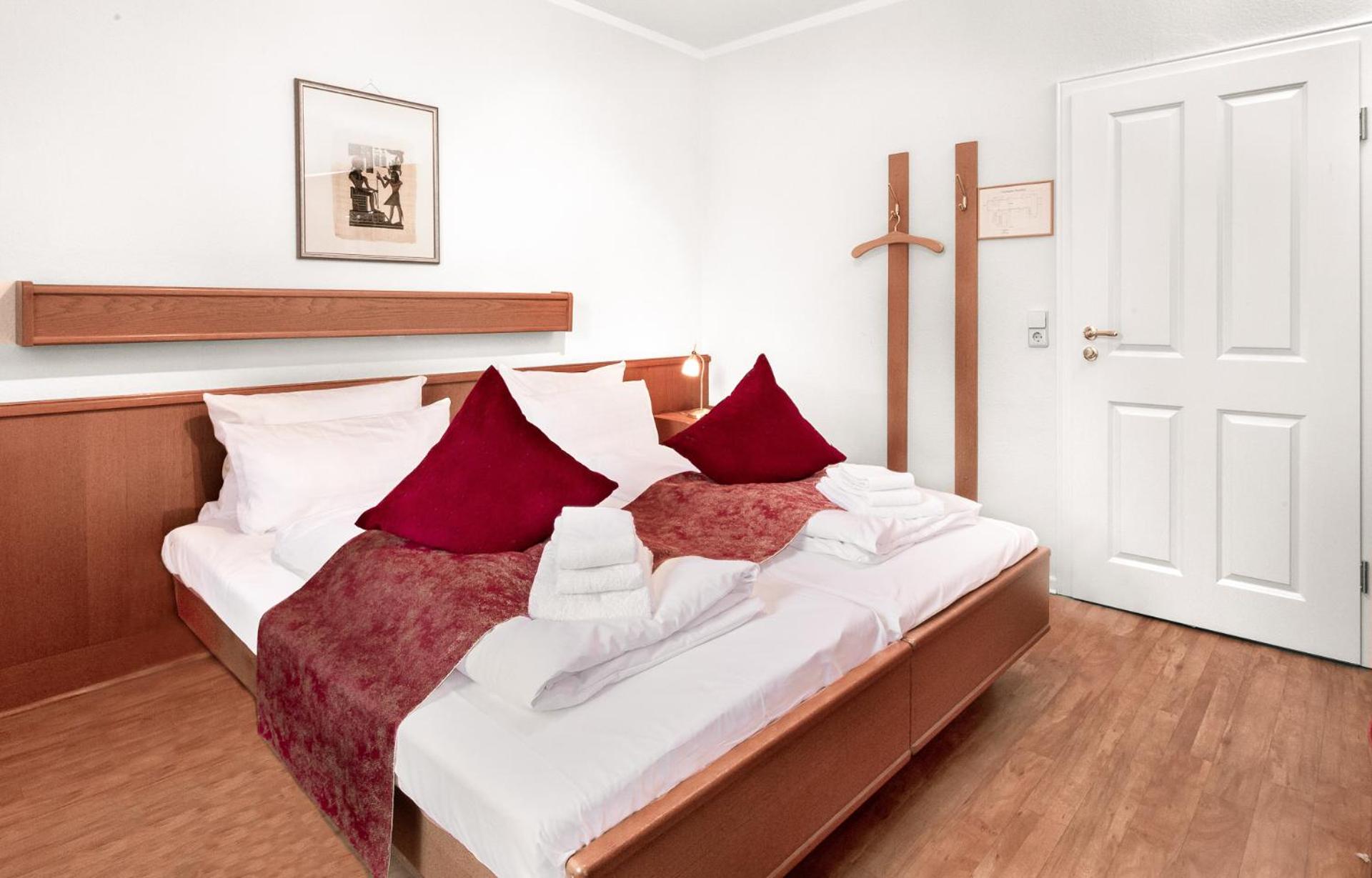 Double Room - Photo 2