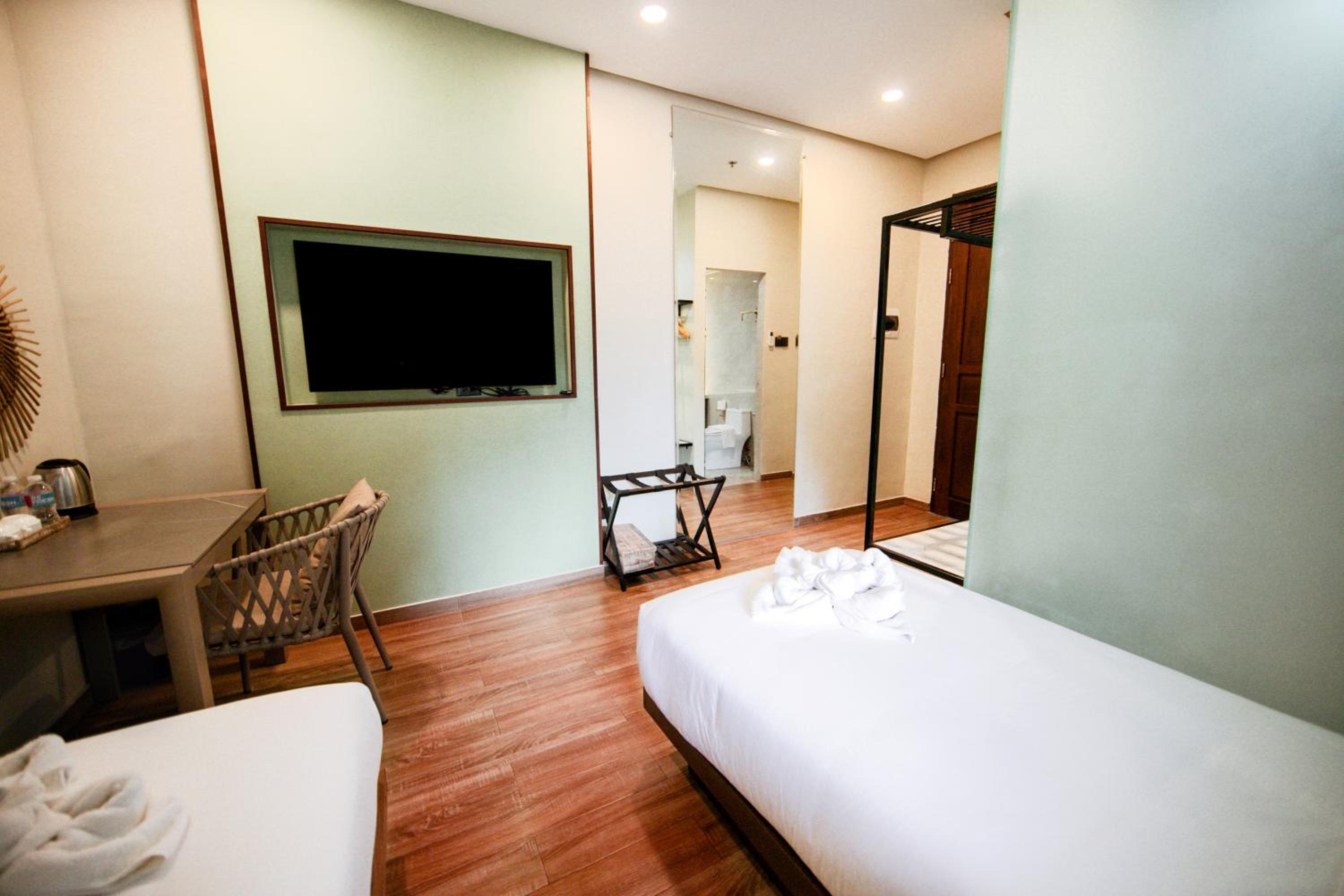 Twin Room - Photo 3