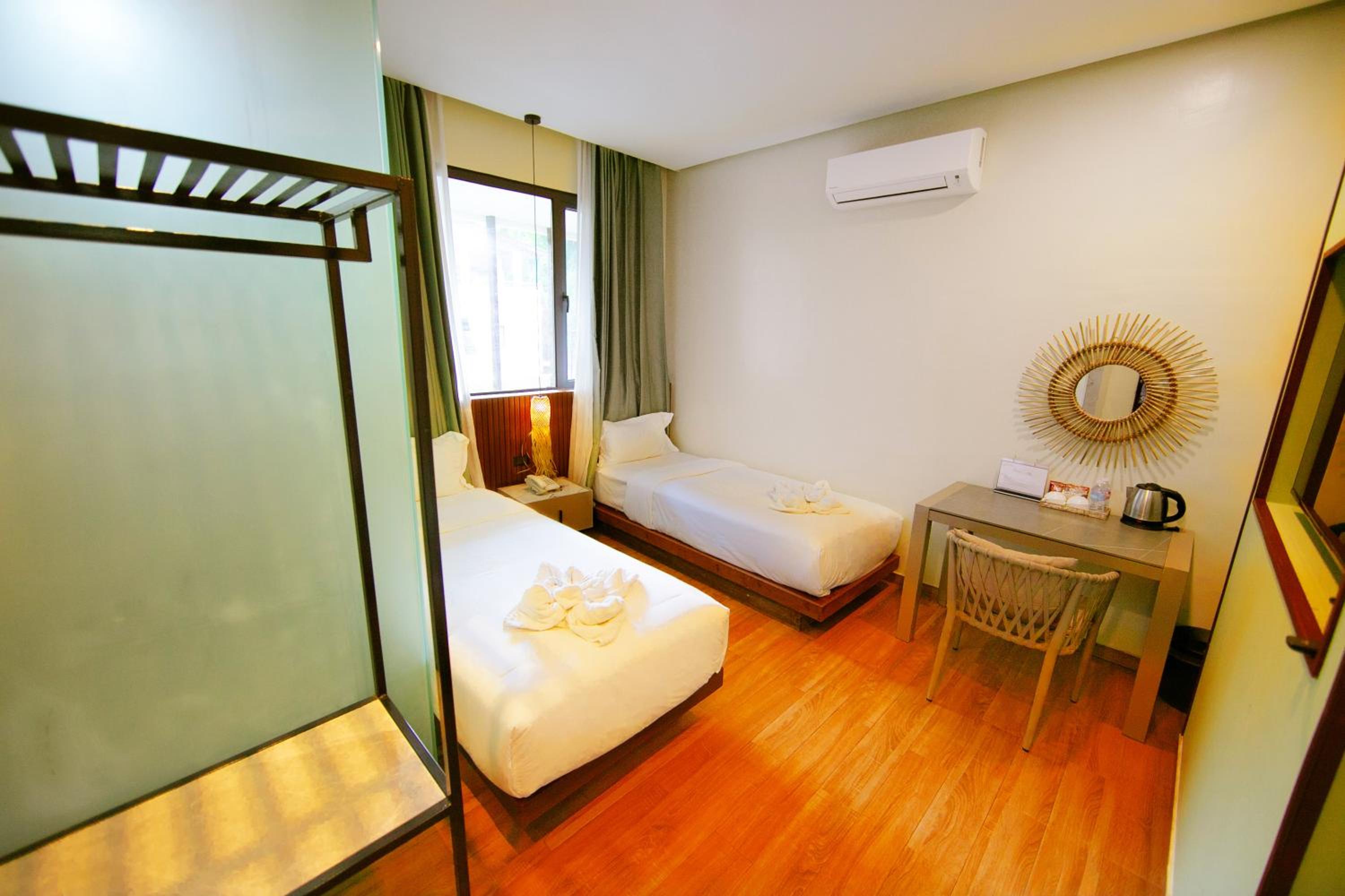 Twin Room - Photo 2