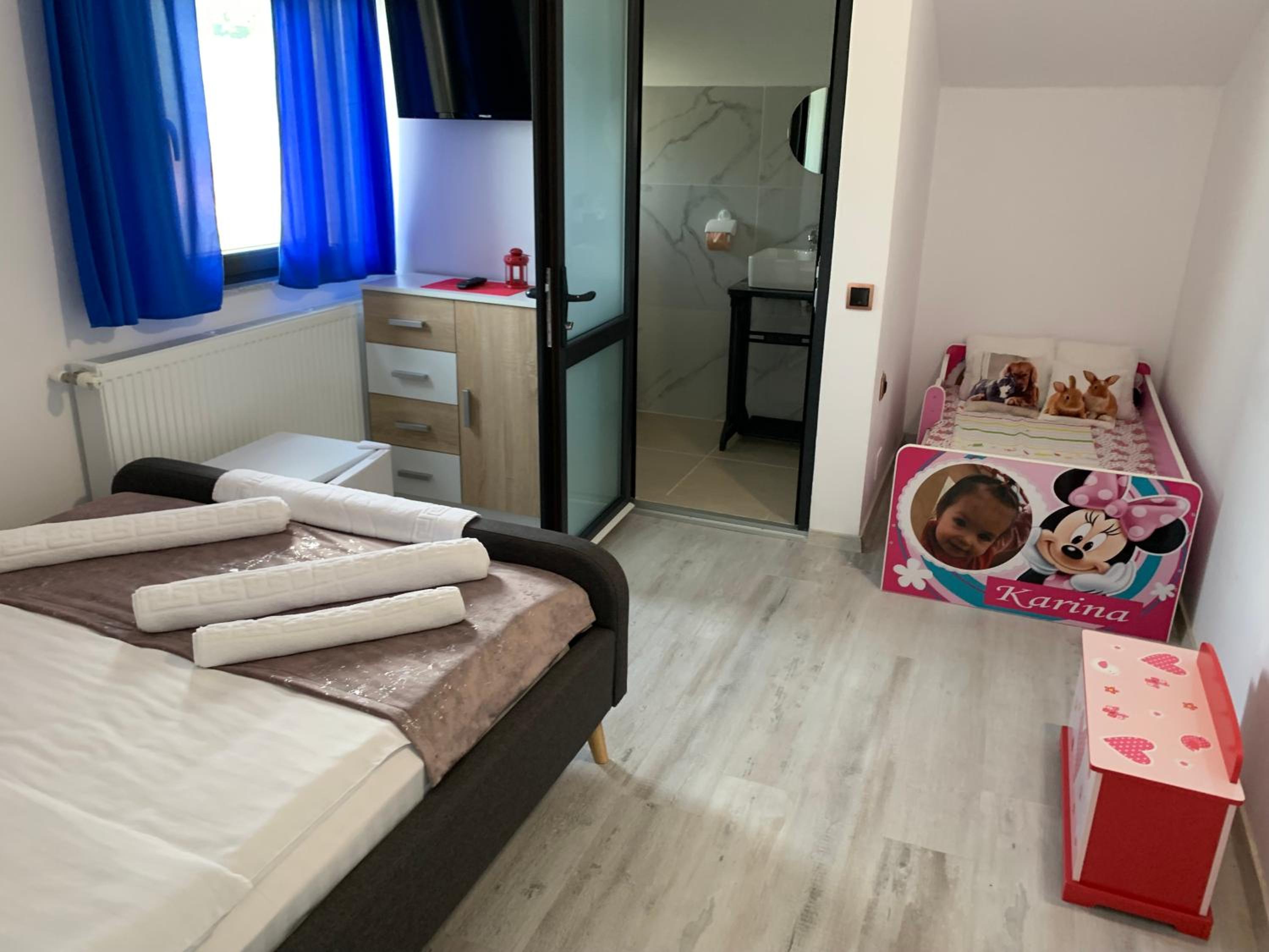 Family Room photo 3