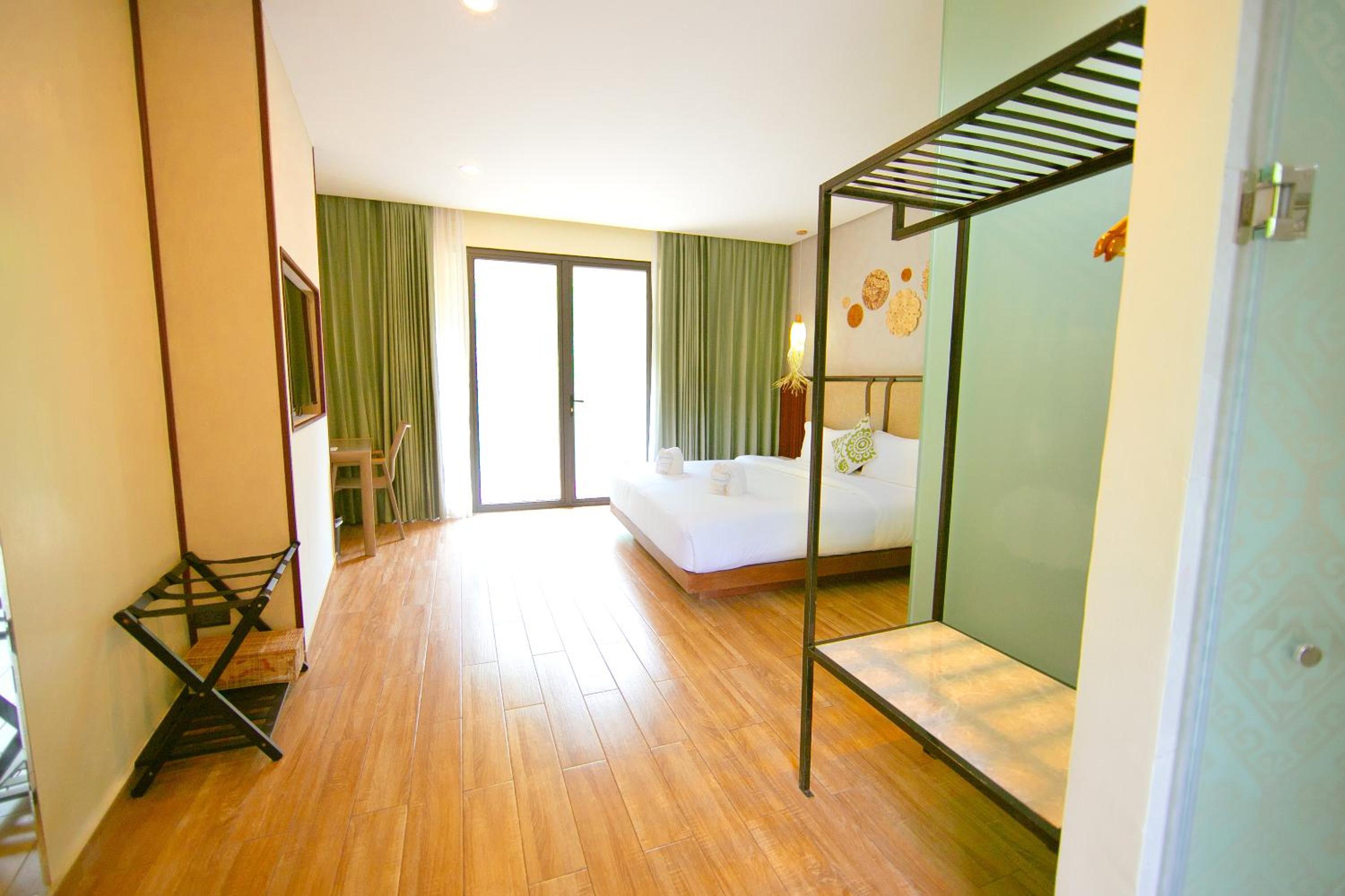 King Room with Balcony