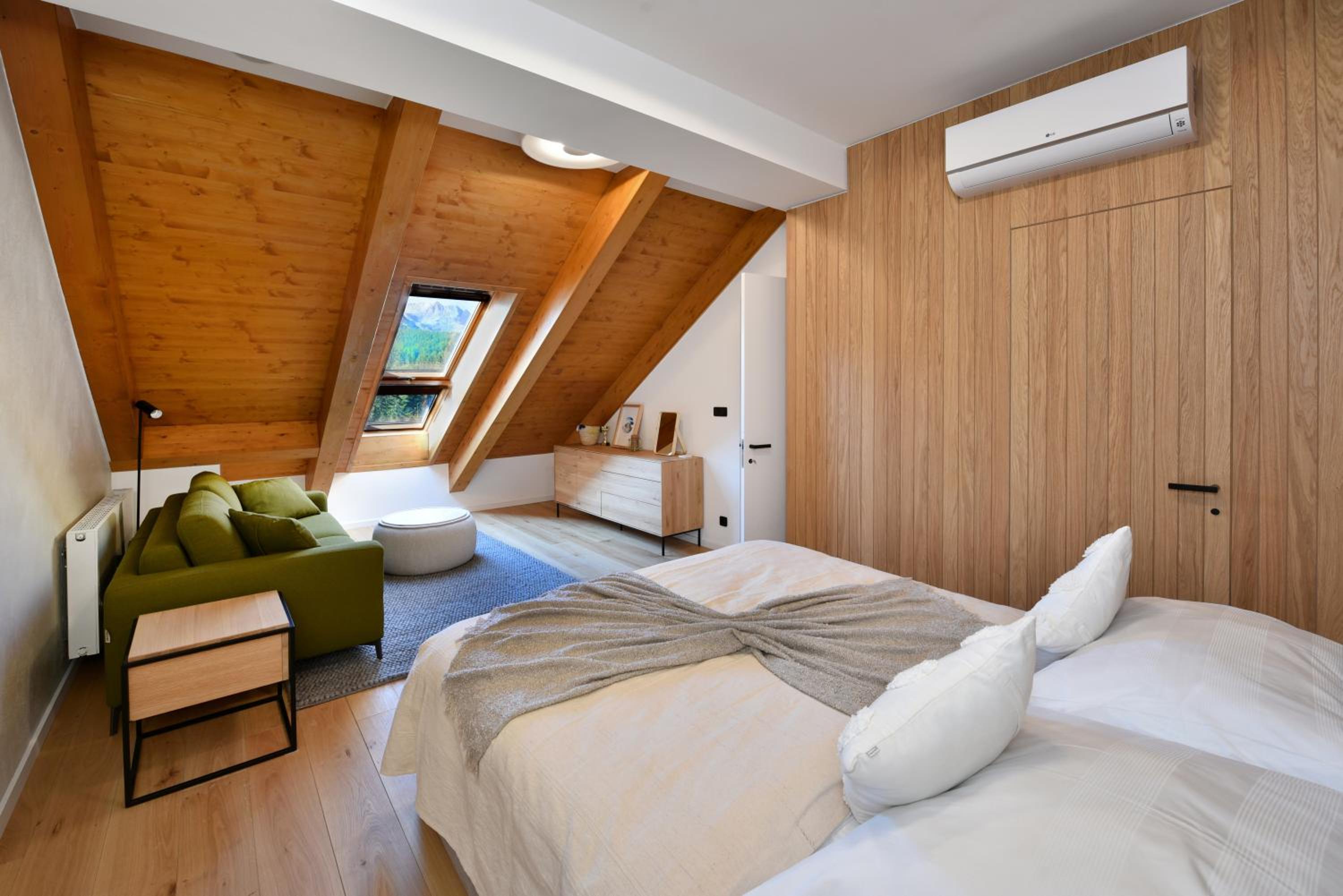 Two-Bedroom Apartment With Balcony photo 3