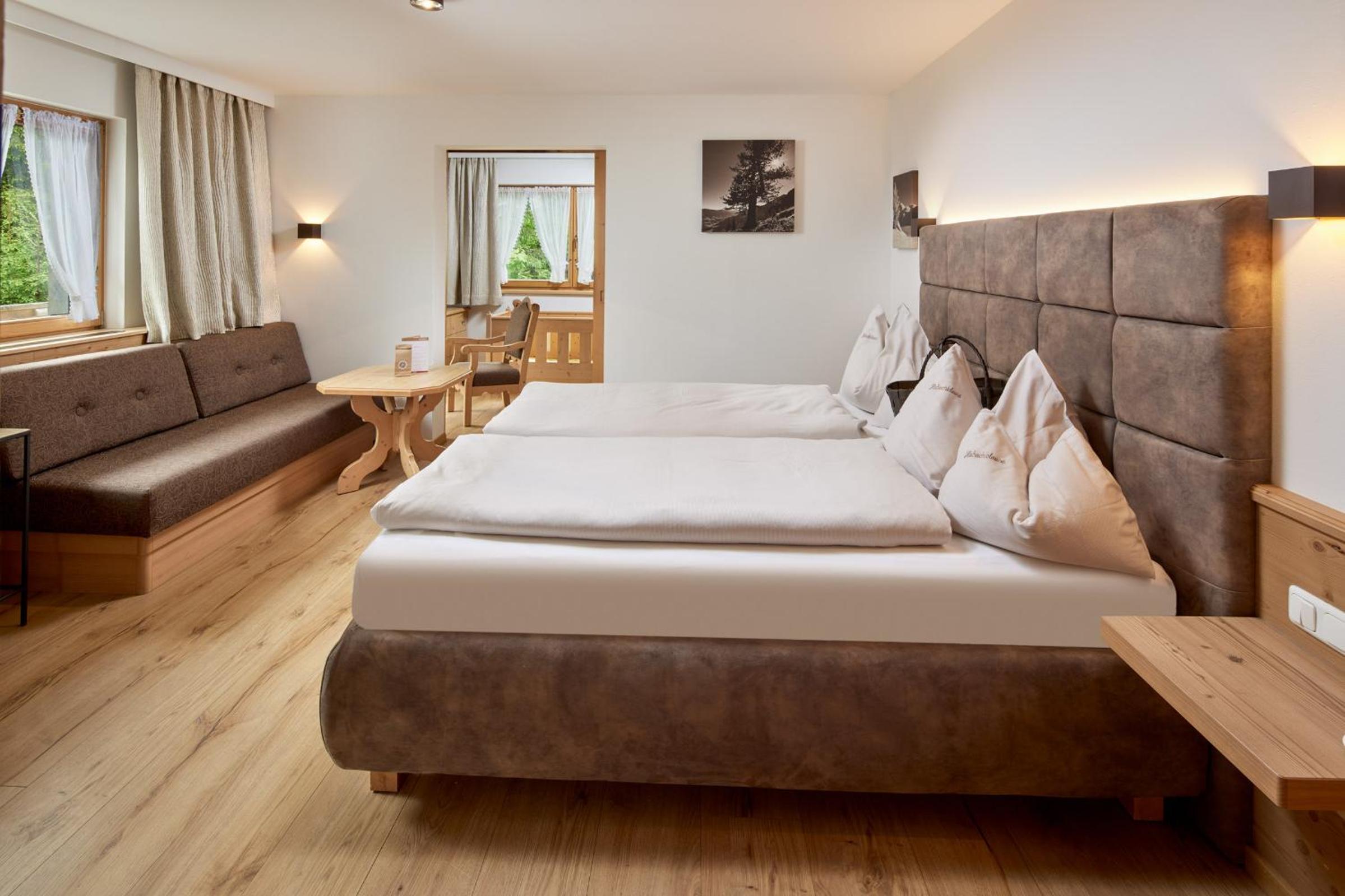 Deluxe One-Bedroom Suite (2 Adults + 1 Child)