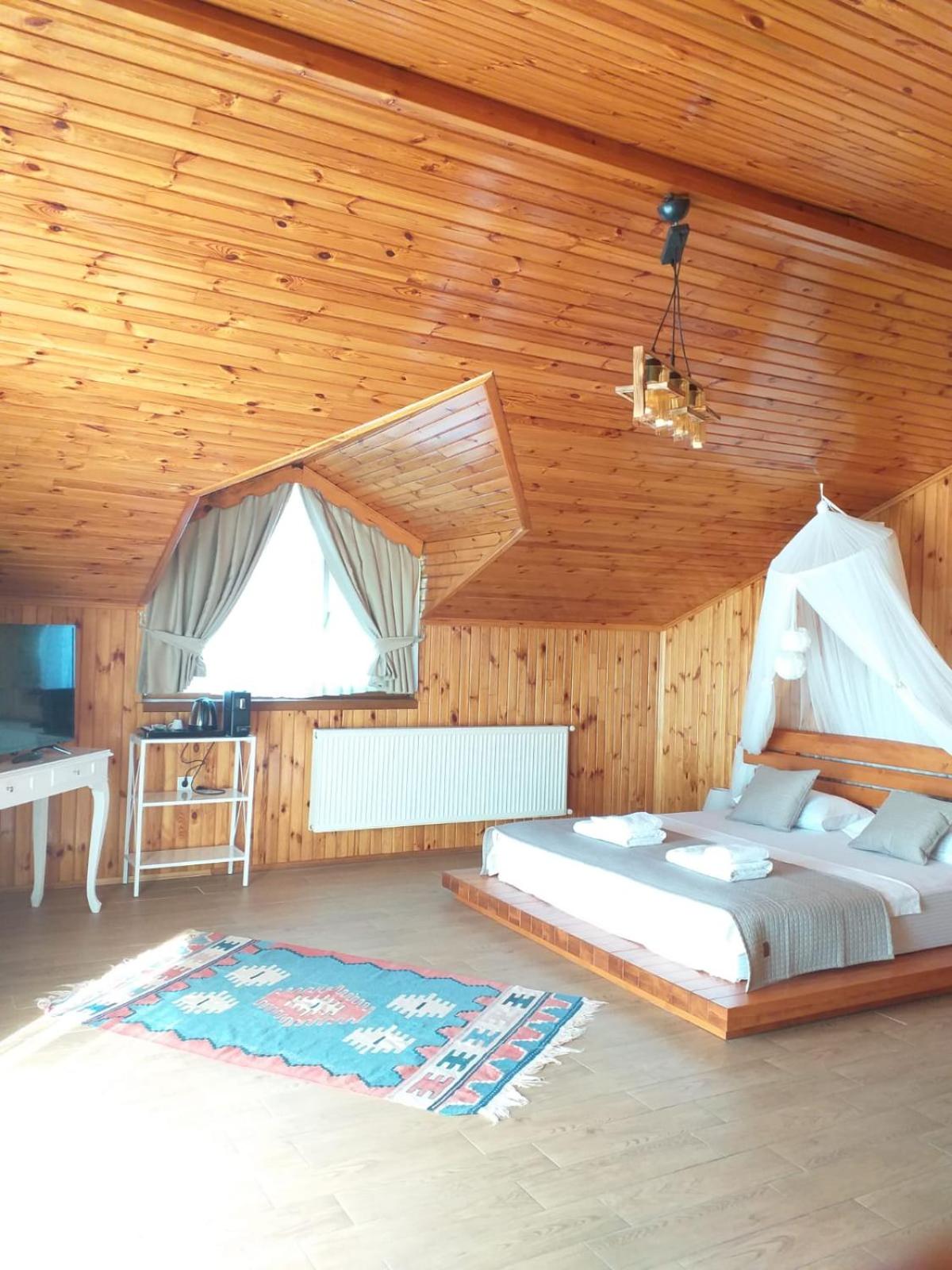 Superior King Room photo 2