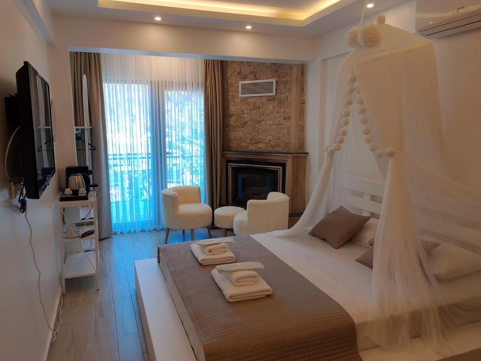 Double Room with Lake View photo 3