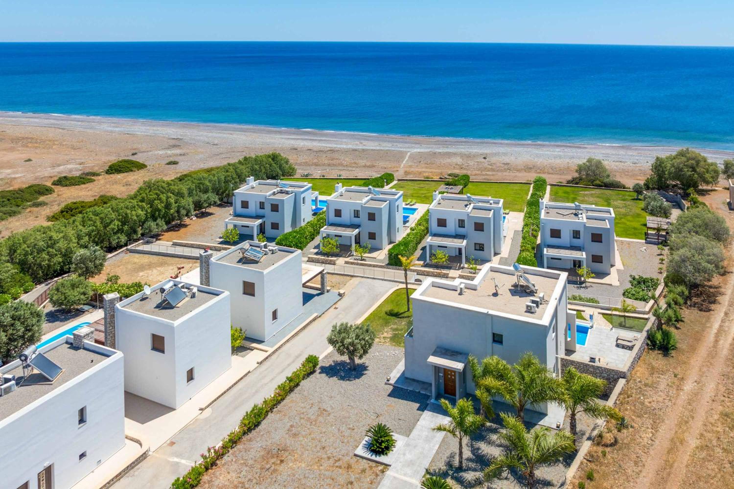 Three-Bedroom Villa photo 2
