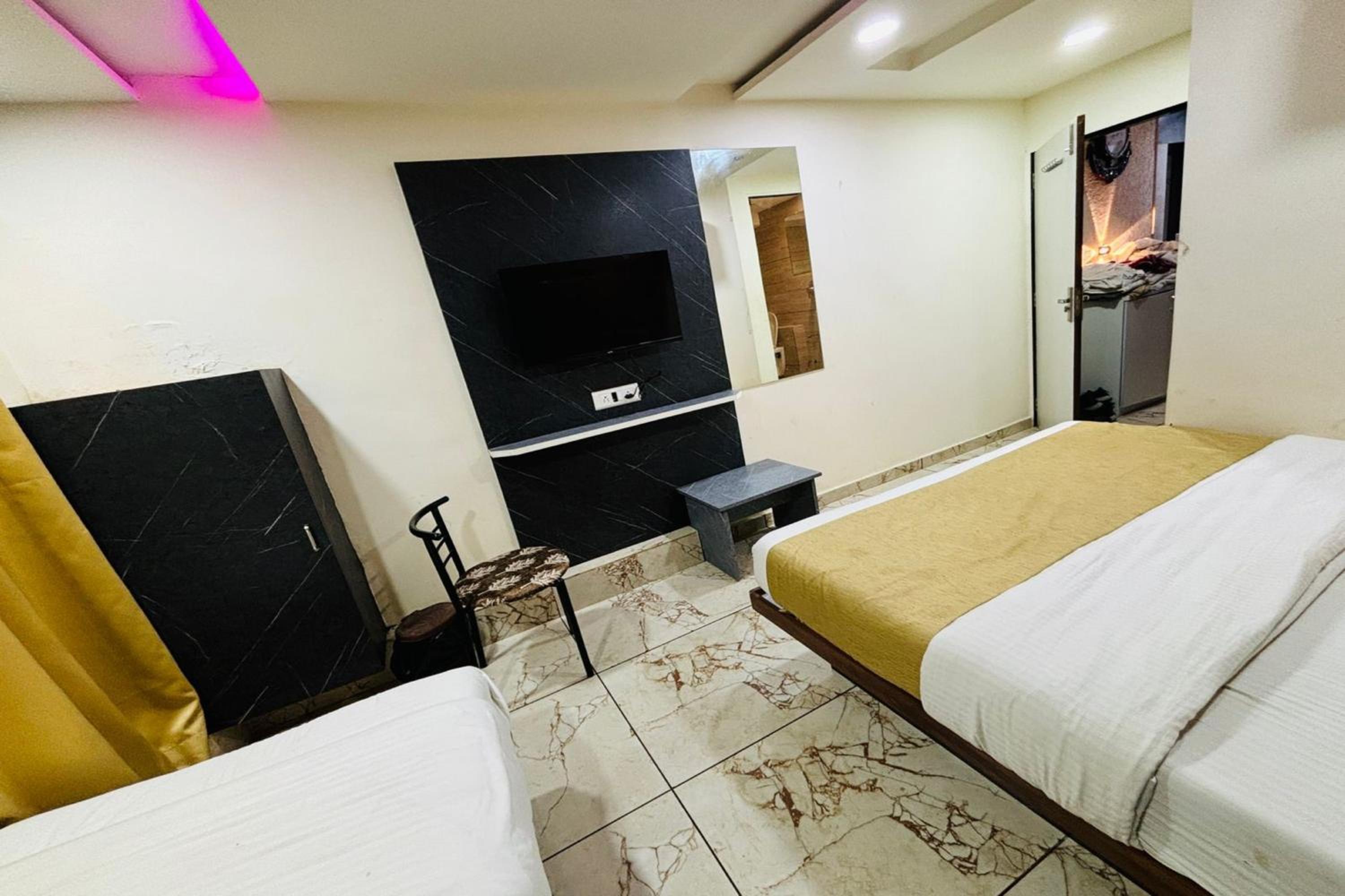 Deluxe Triple Room - Photo 14