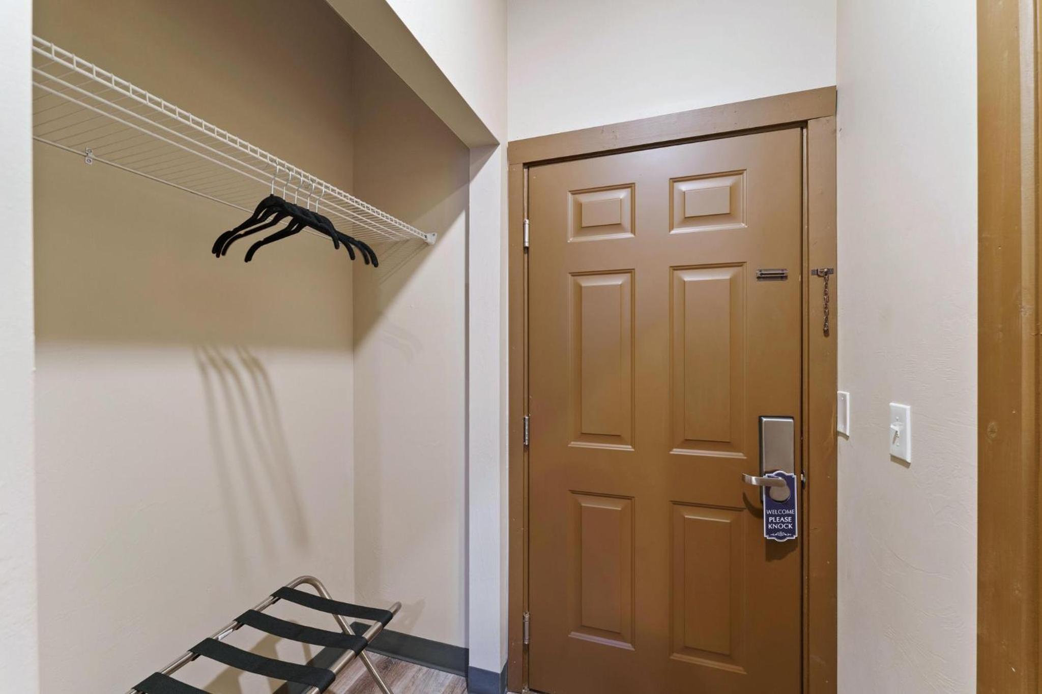 Budget Double Room - Photo 3