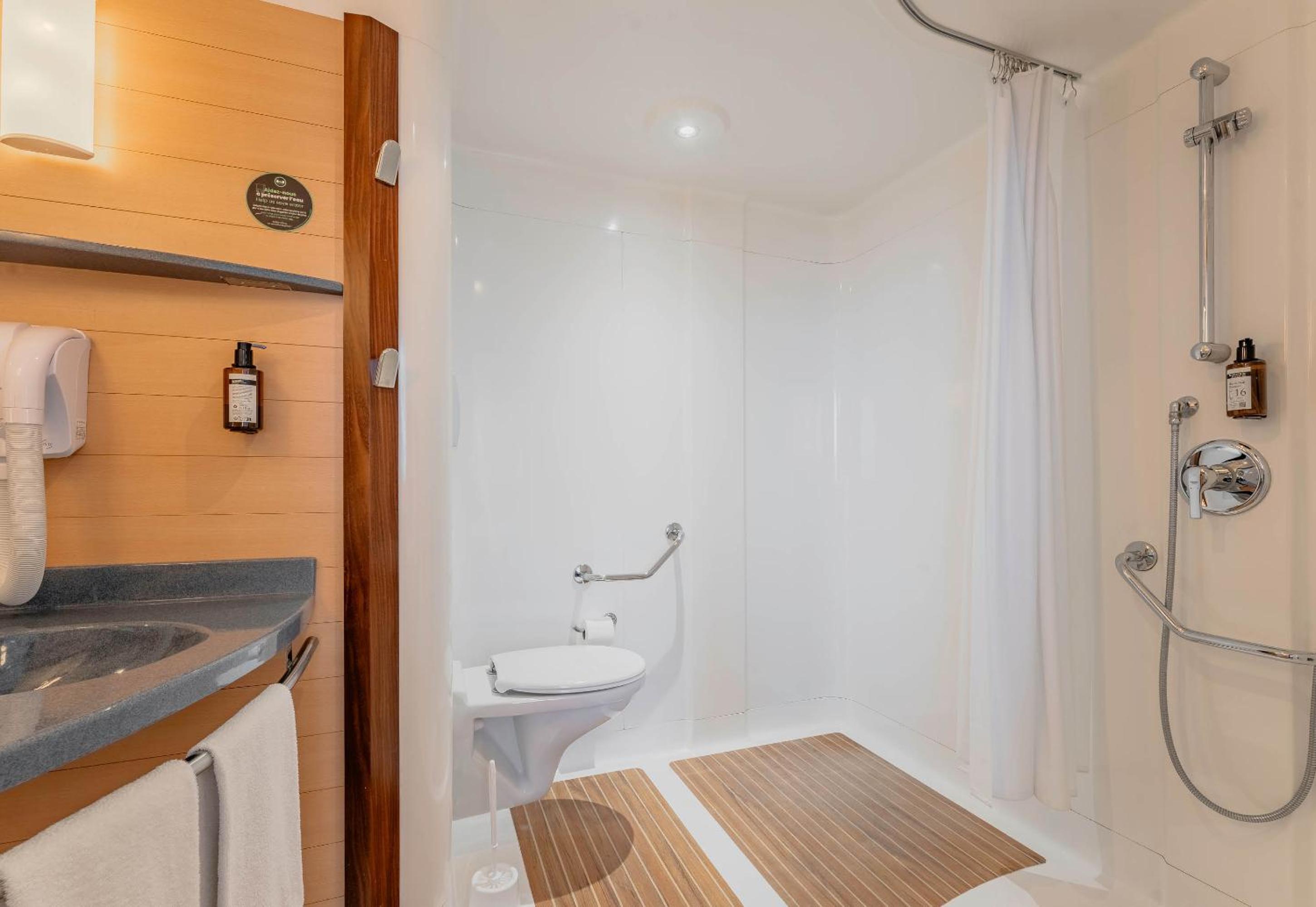 Triple Room - Disability Access - Photo 3