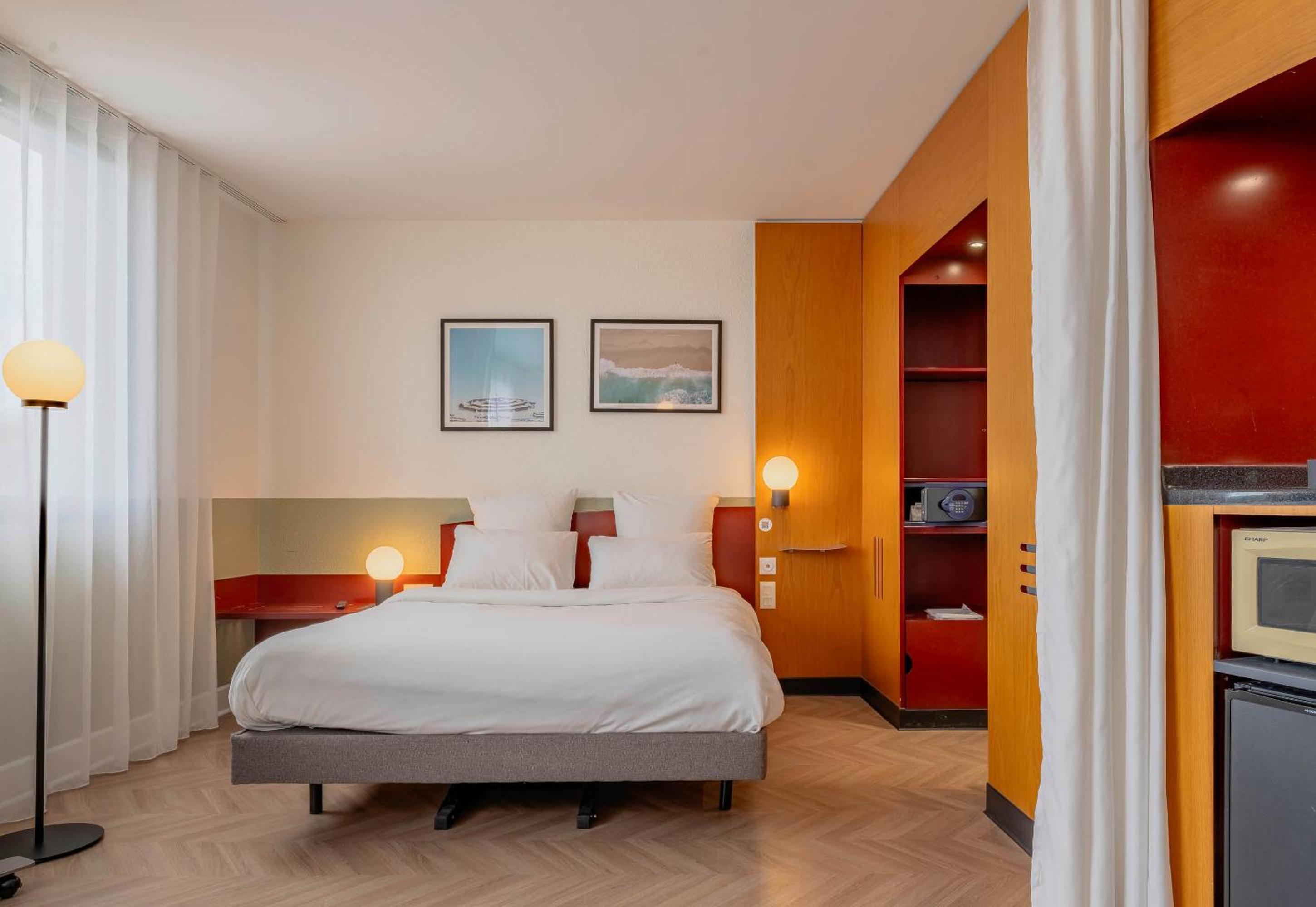 Superior Suite with Double Bed and Single Bed - Photo 4