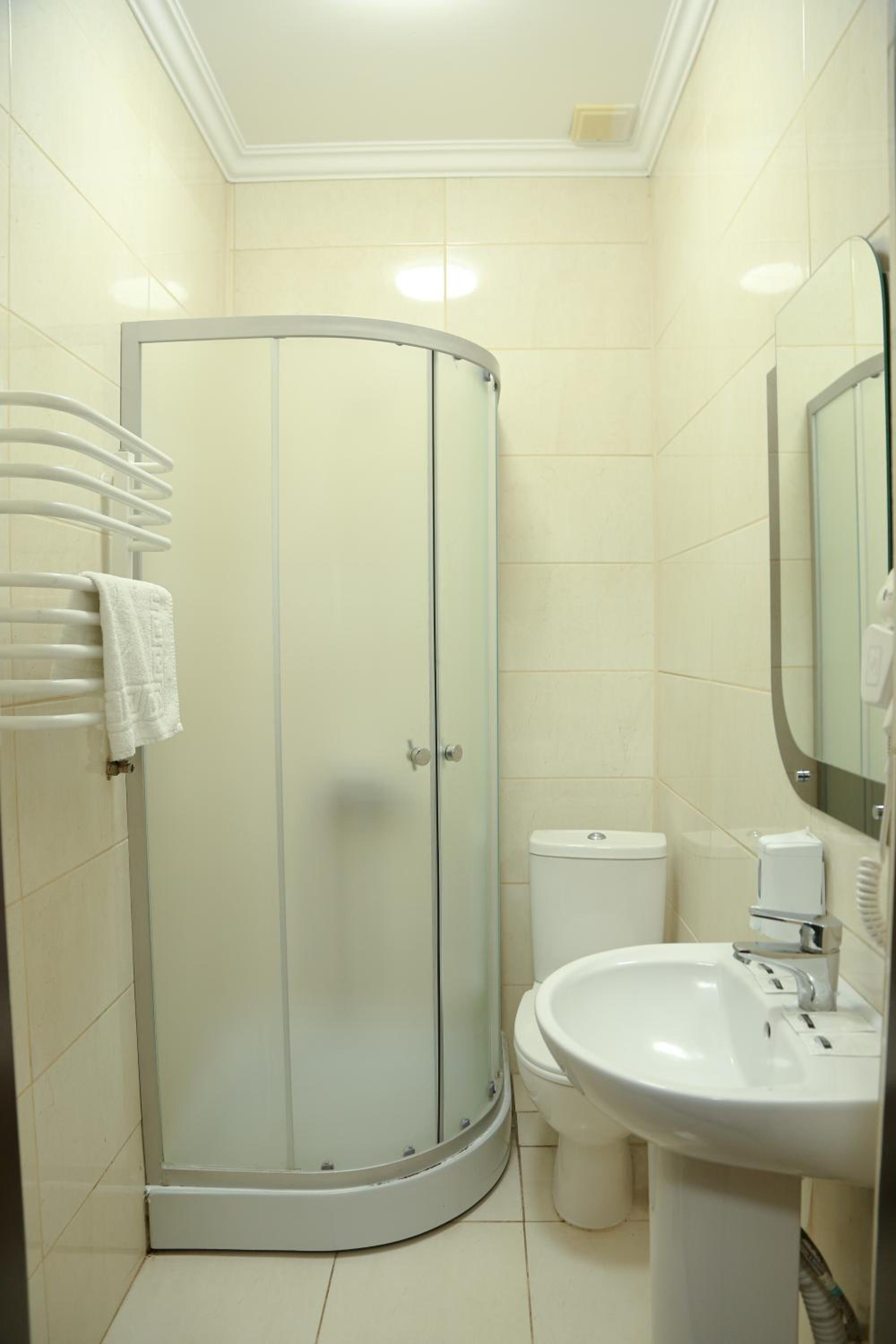 Twin Room with Shower photo 3