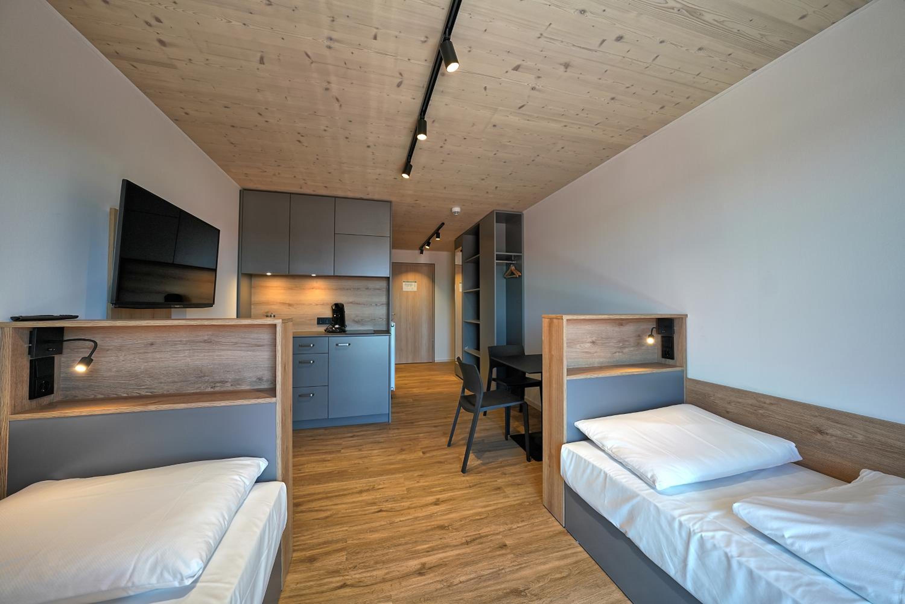 Large Twin Room photo 2