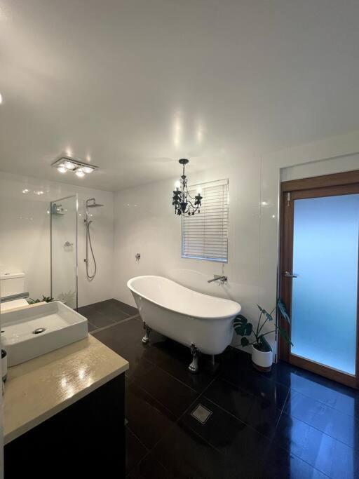 Four-Bedroom Vacation Home photo 3