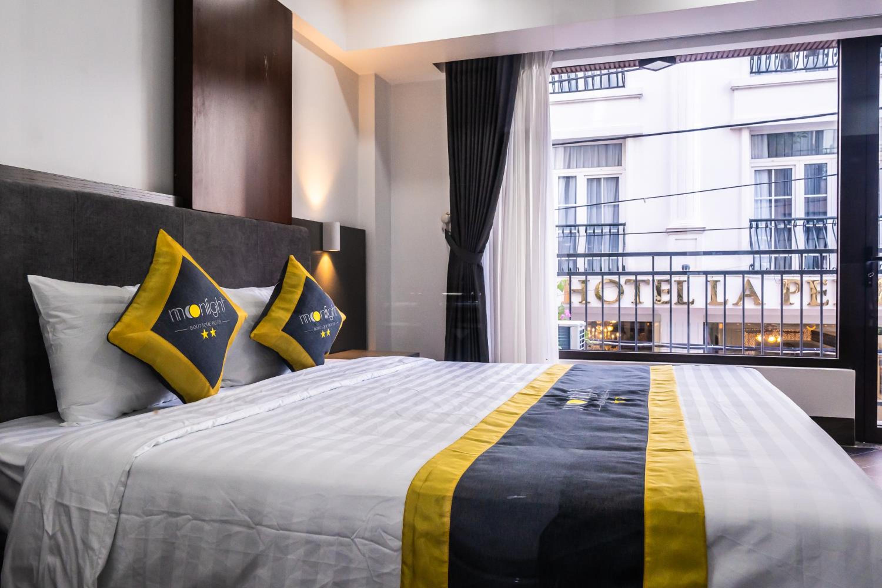 Deluxe Double Room - Photo 13