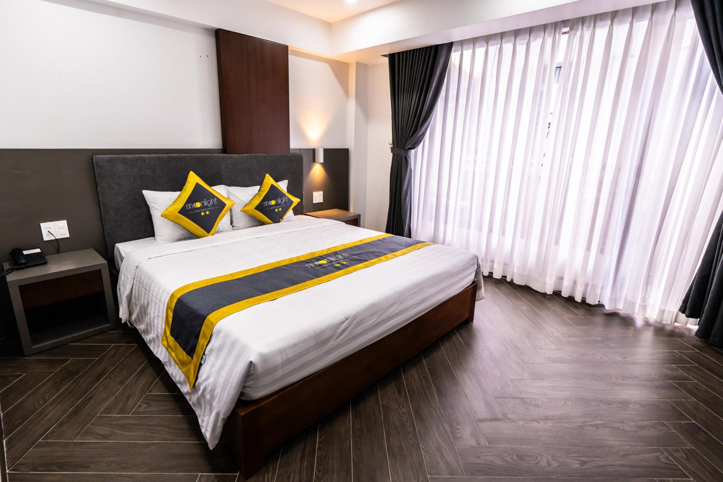 Deluxe Double Room - Photo 11