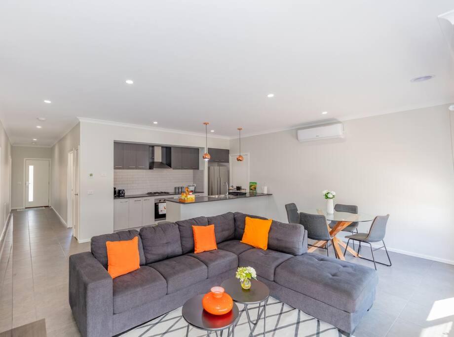 One-Bedroom House photo 1
