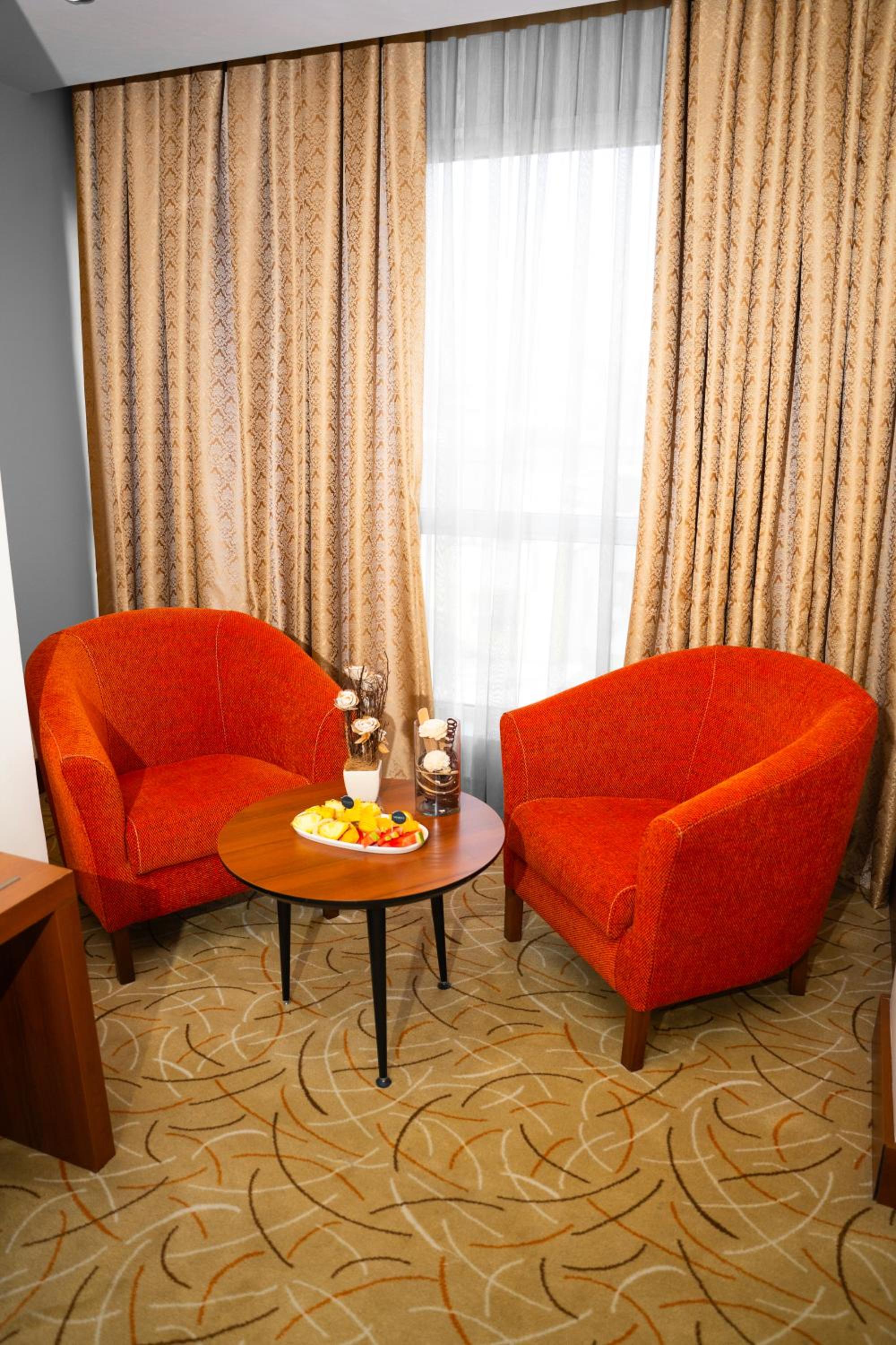 Standard Twin Room - Photo 2