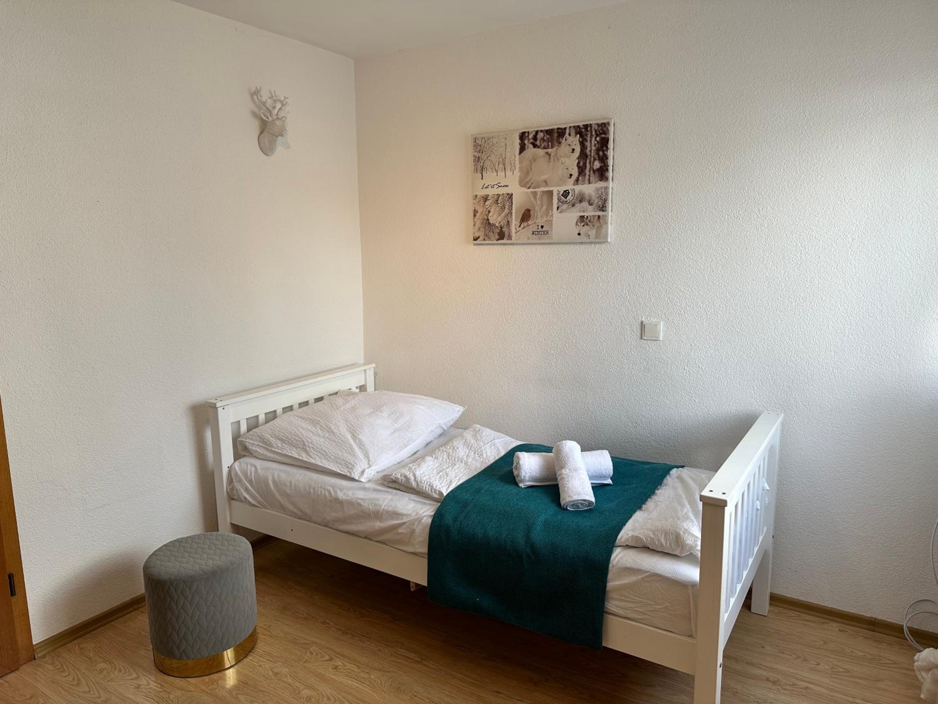 Single Room with Shared Shower and Toilet photo 2