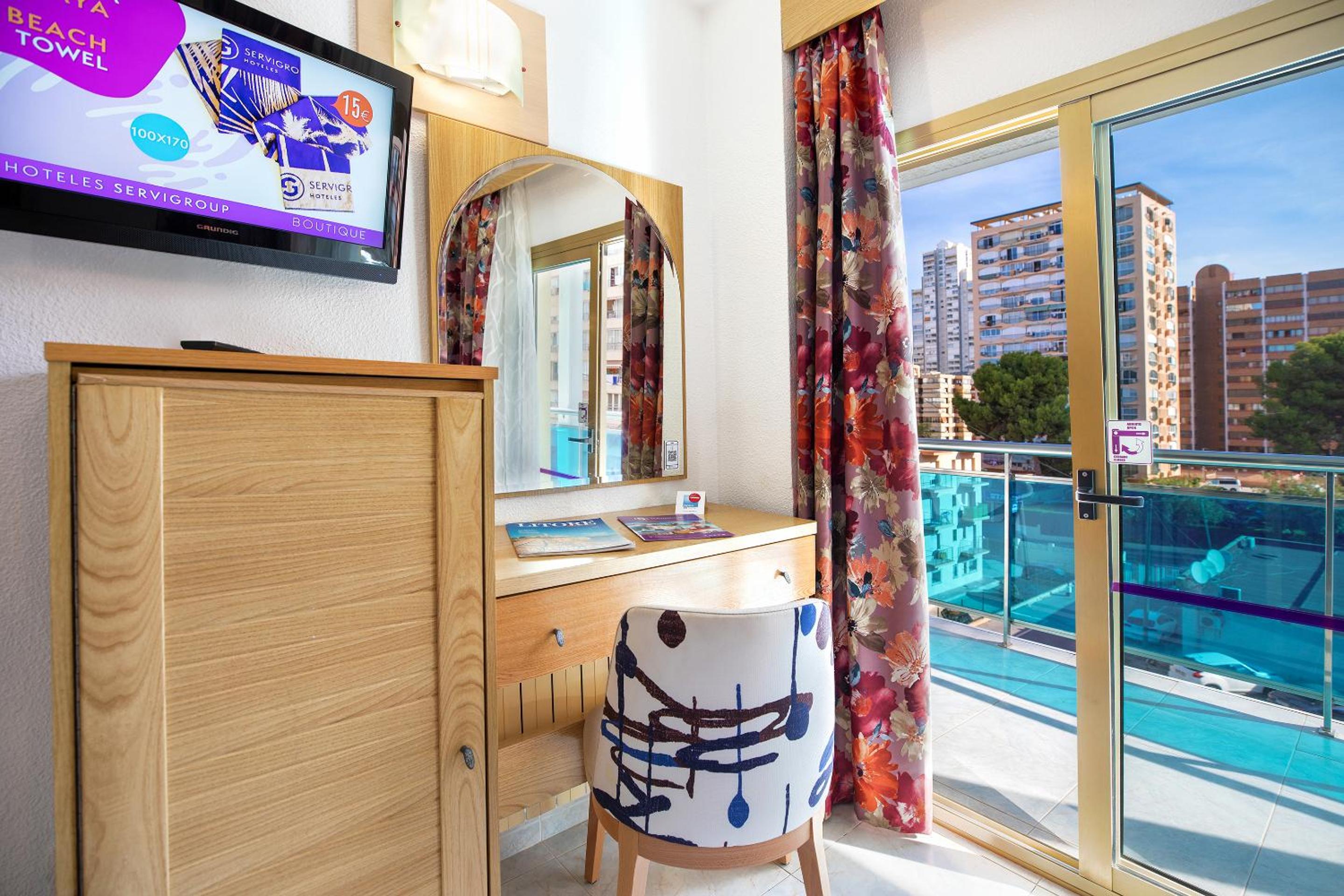 Double Room with Balcony (3 Adults + 1 Child) photo 3