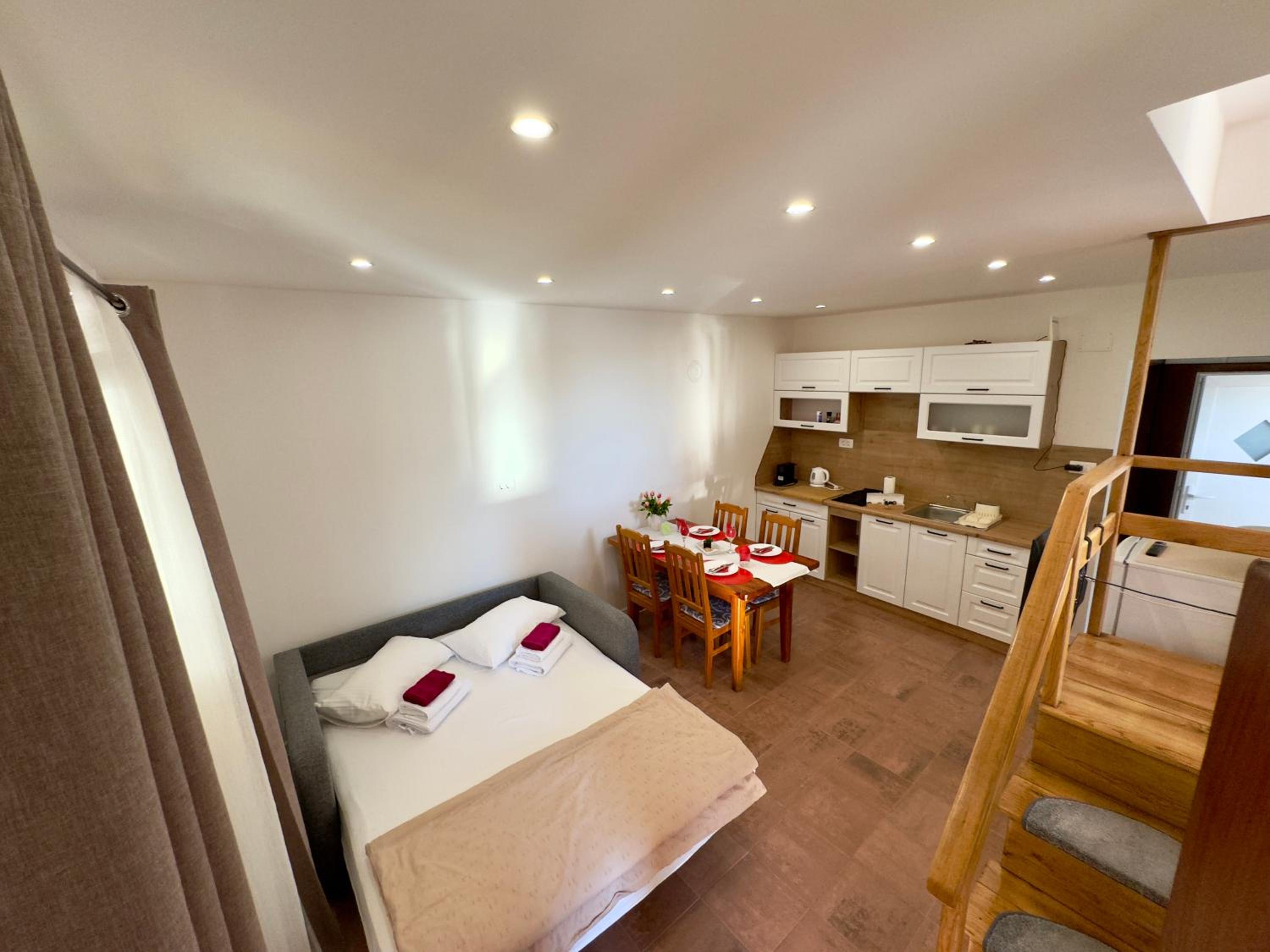 One-Bedroom House photo 1