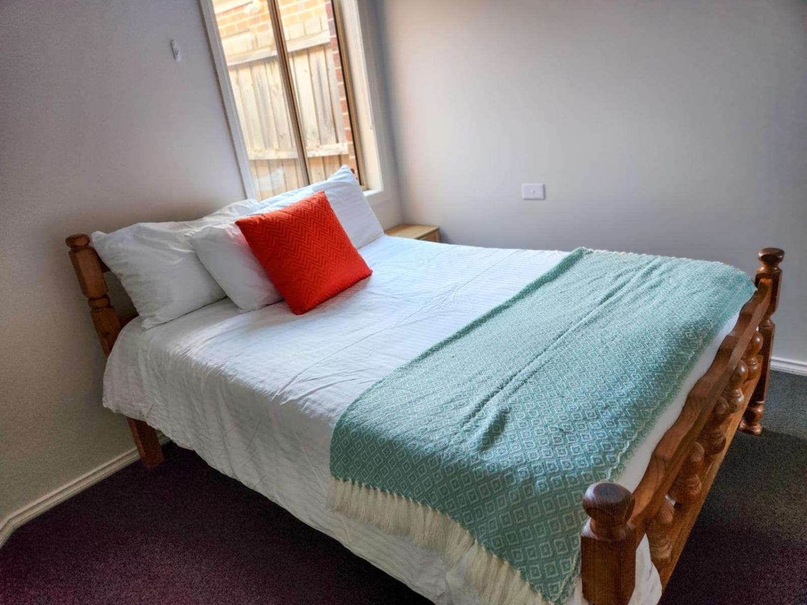 Three-Bedroom House photo 2