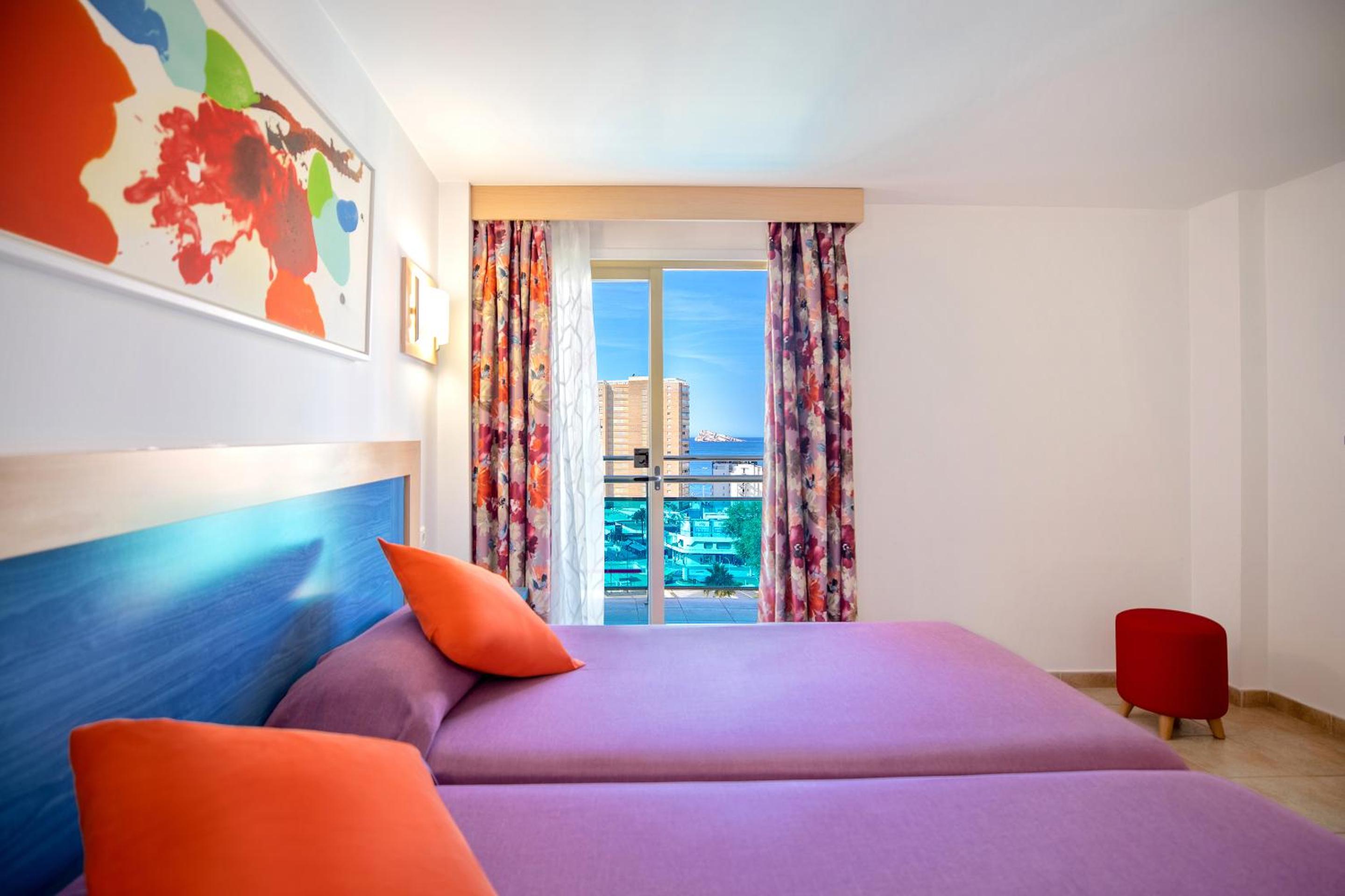 Habitación Doble o con Dos Camas con Vista a la Piscina