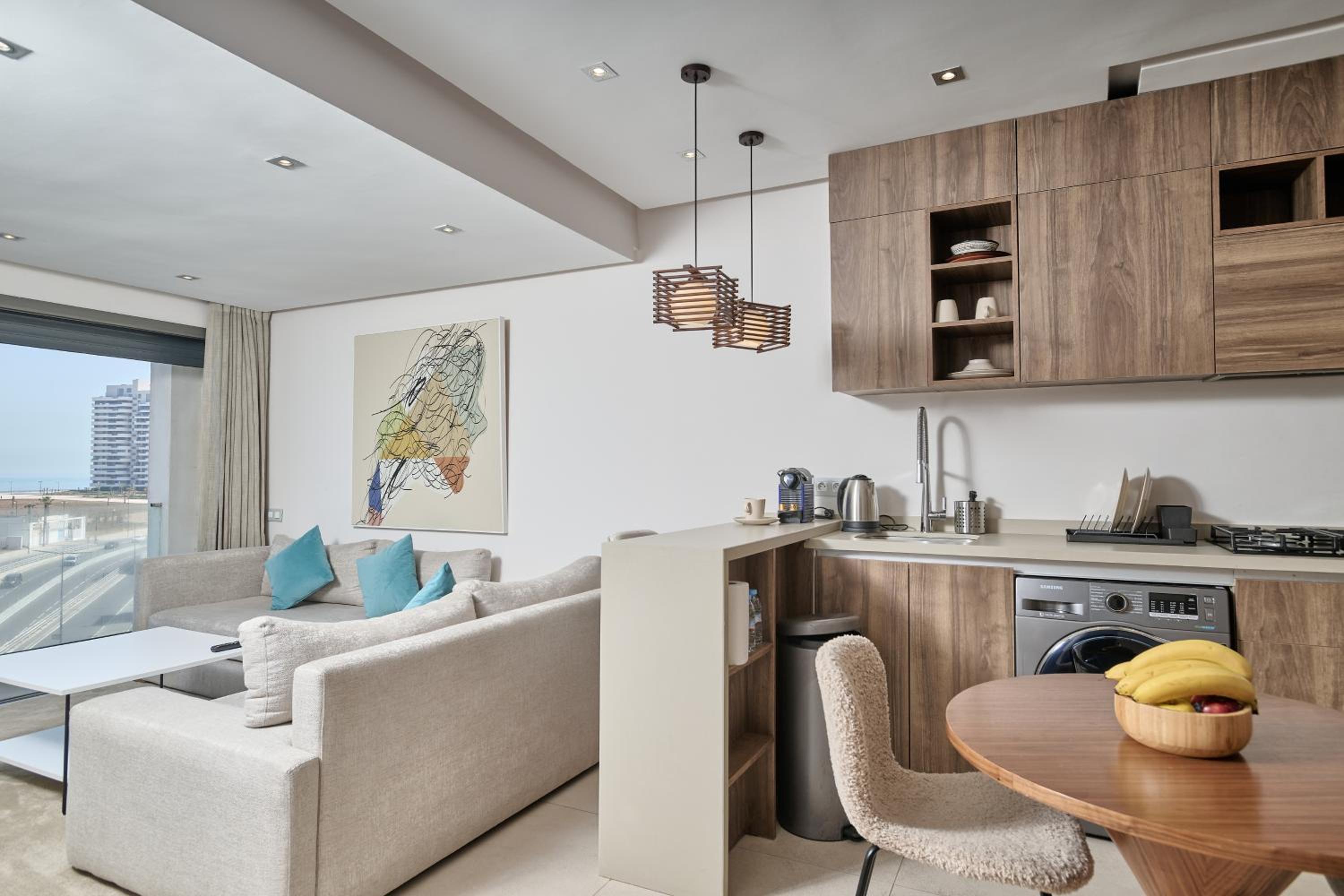 One-Bedroom Apartment with Sea View photo 1