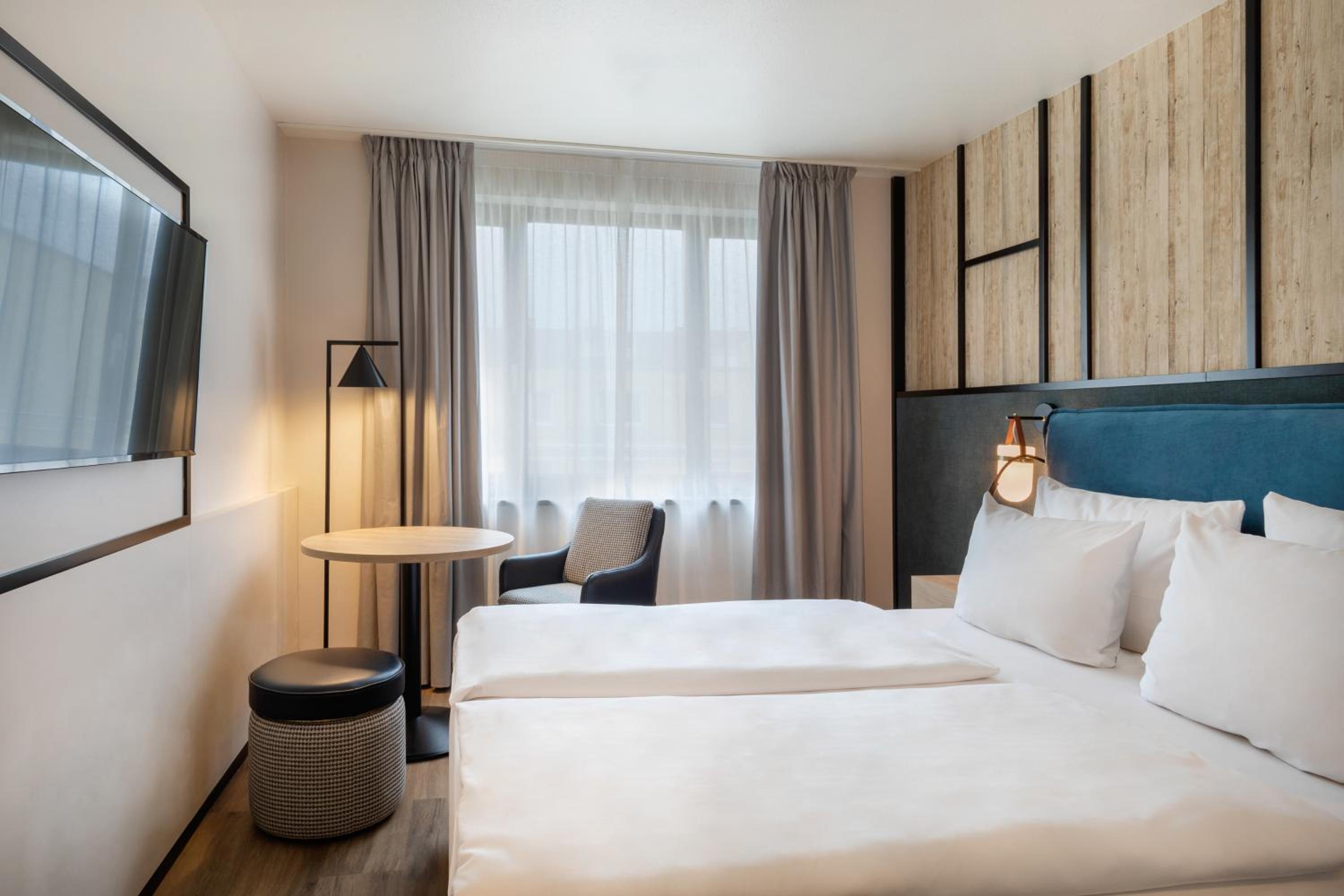 Deluxe Room - Photo 3