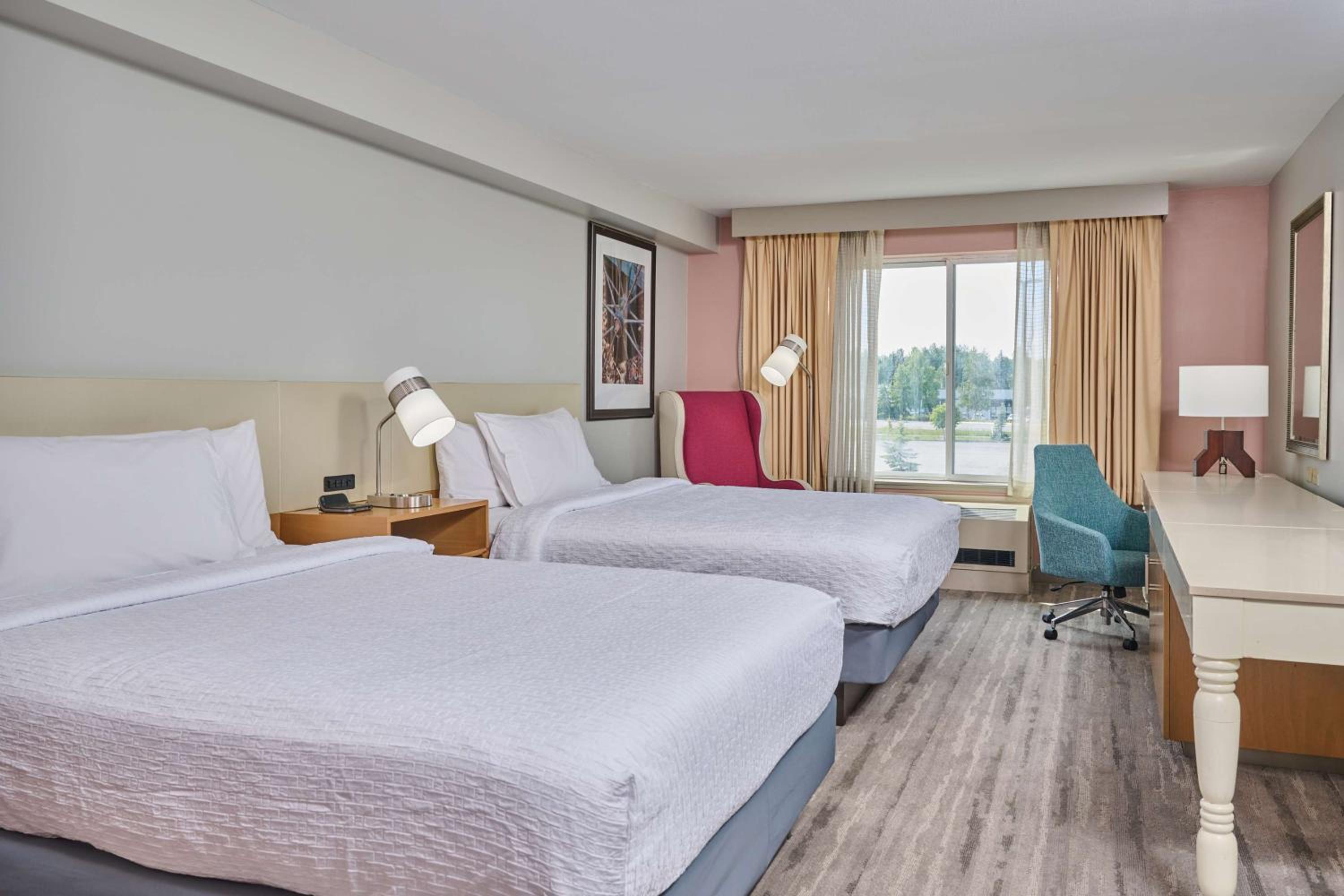 Queen Room with Two Queen Beds - Photo 7