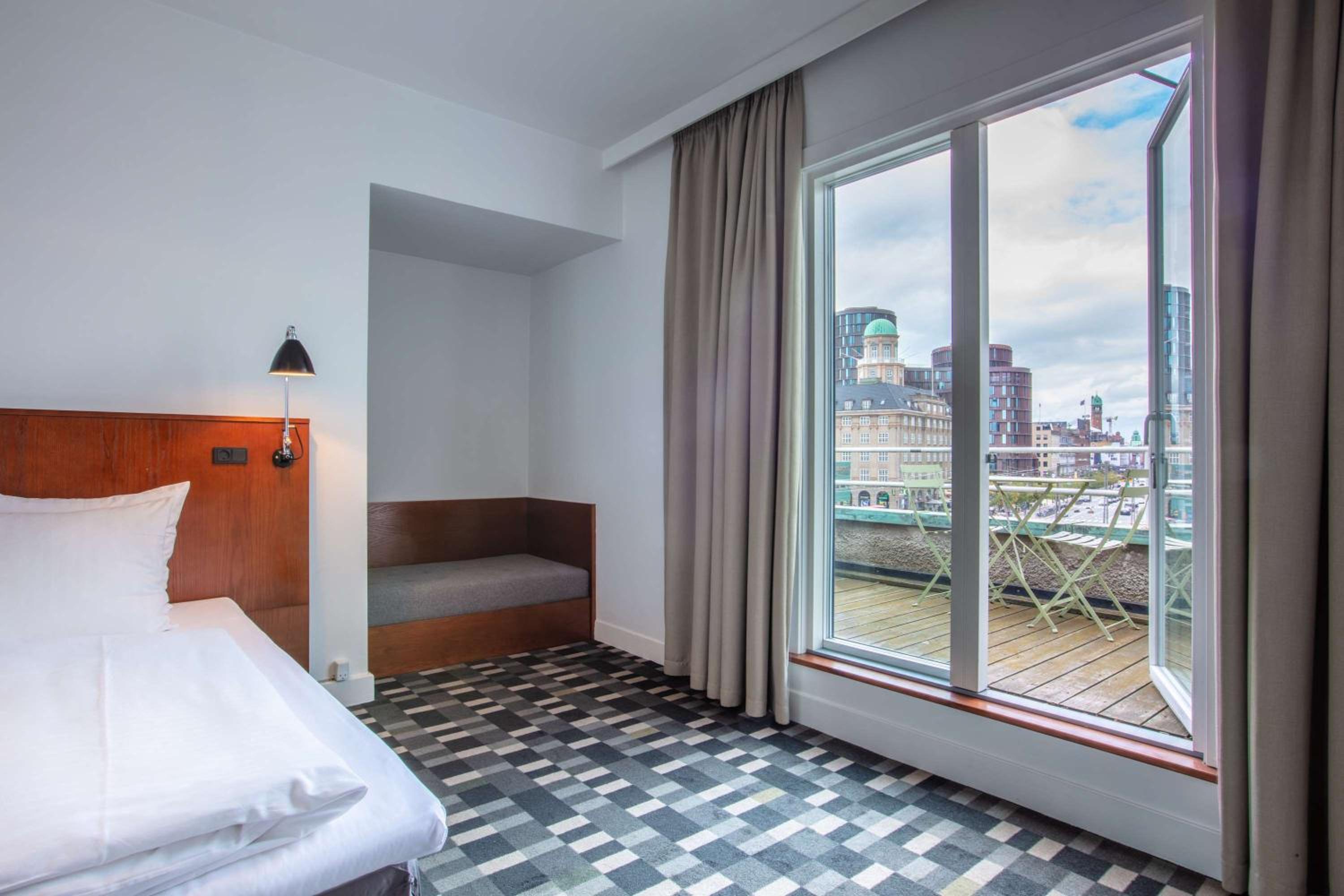 Superior King Room with Balcony - Non-Smoking