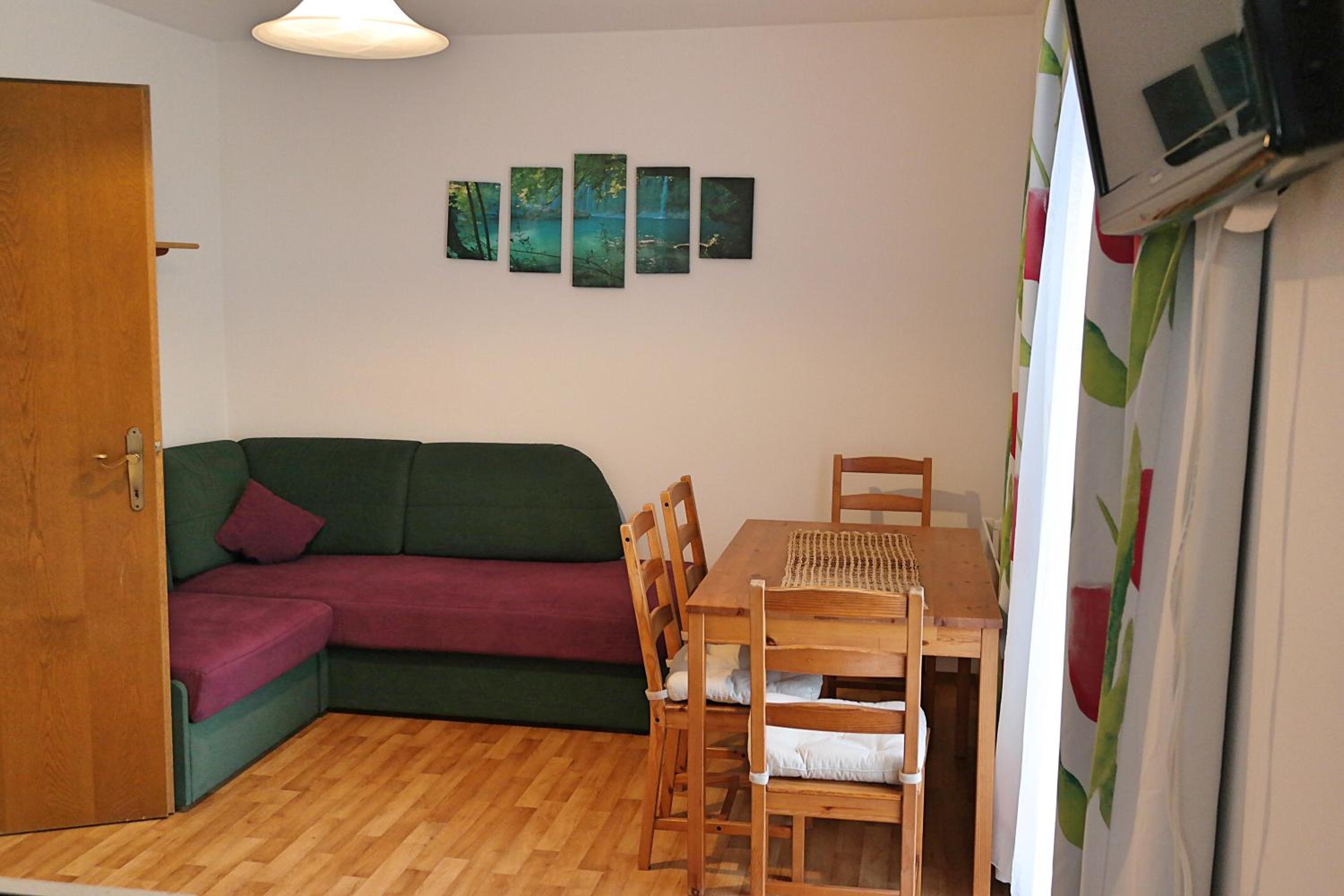 One-Bedroom Apartment photo 2