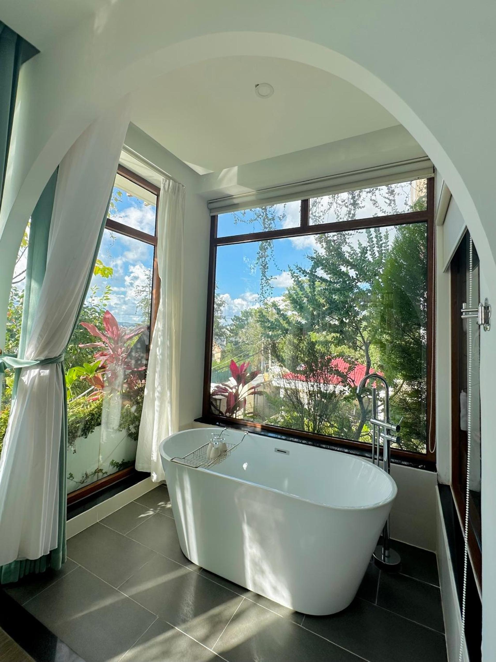 Suite - Photo 2