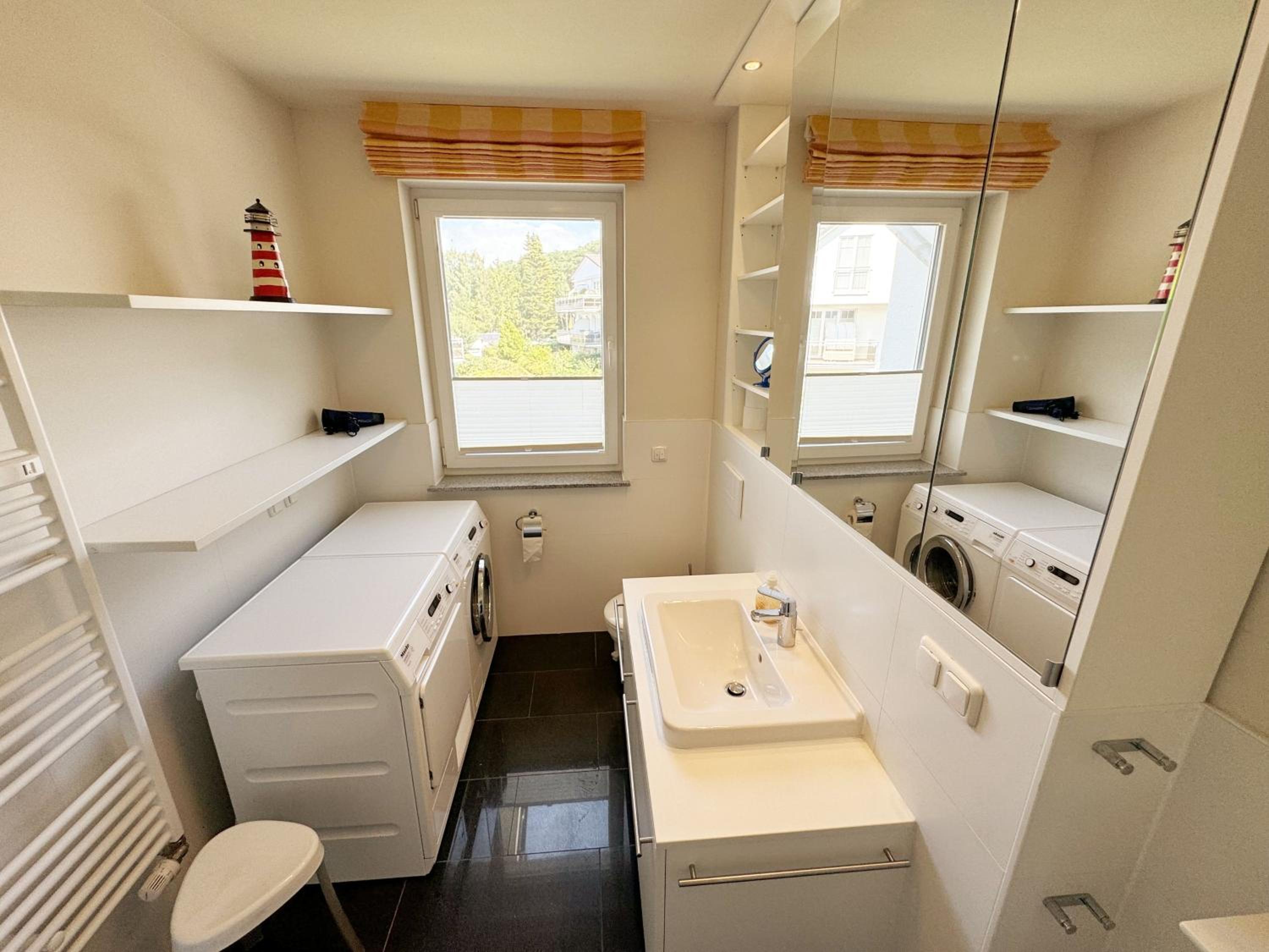 Two-Bedroom Apartment with Balcony photo 2