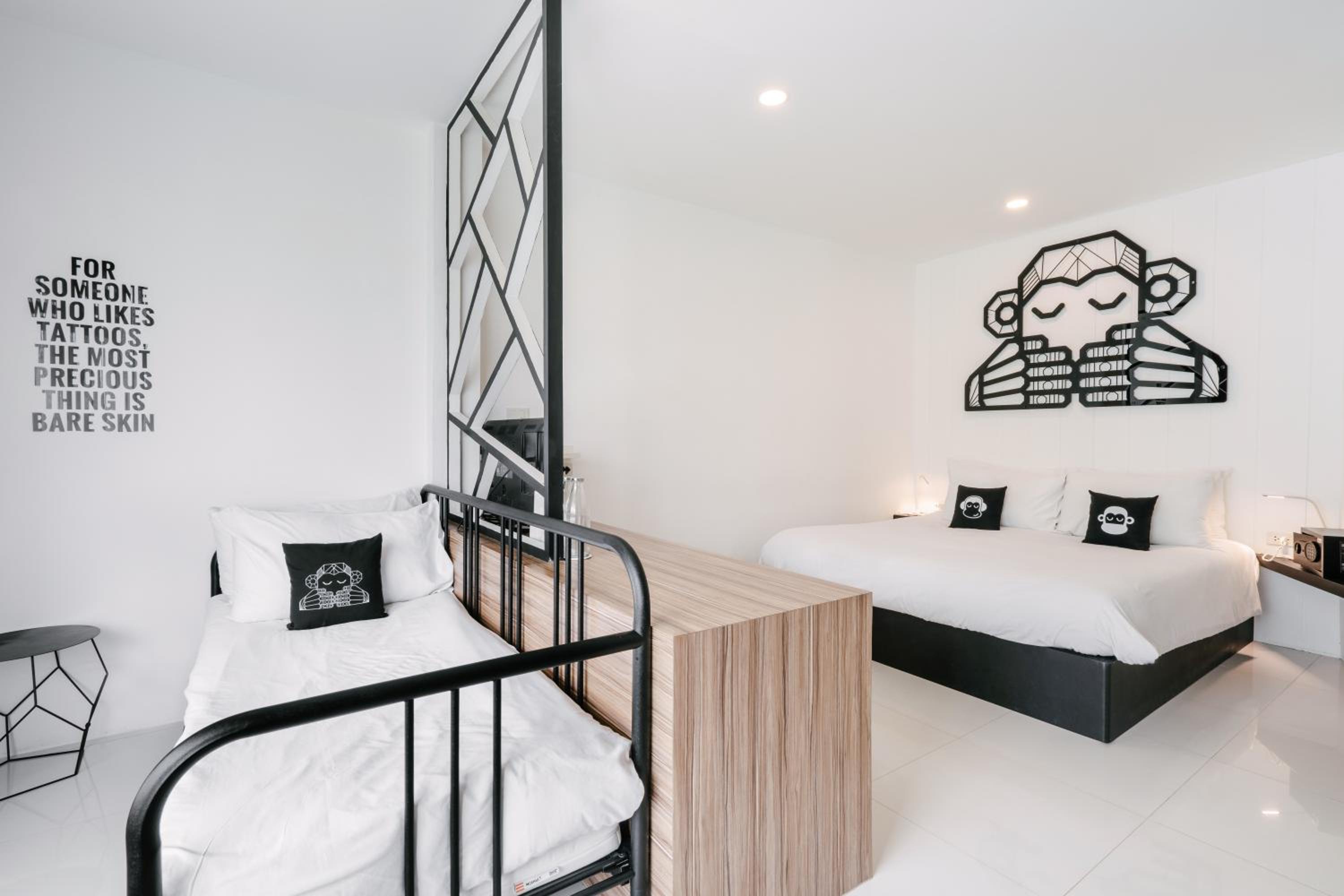 Deluxe Triple Bed - Photo 1