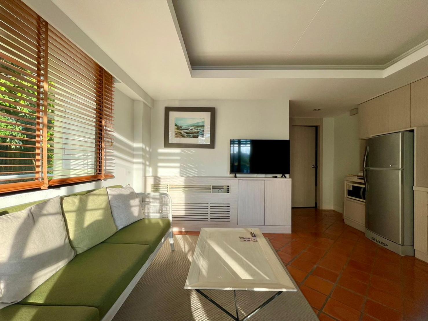 One-Bedroom Suite - Photo 5