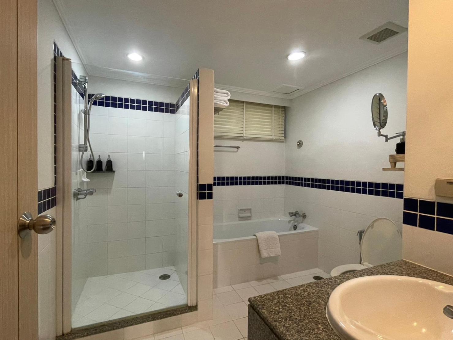 One-Bedroom Suite - Photo 14