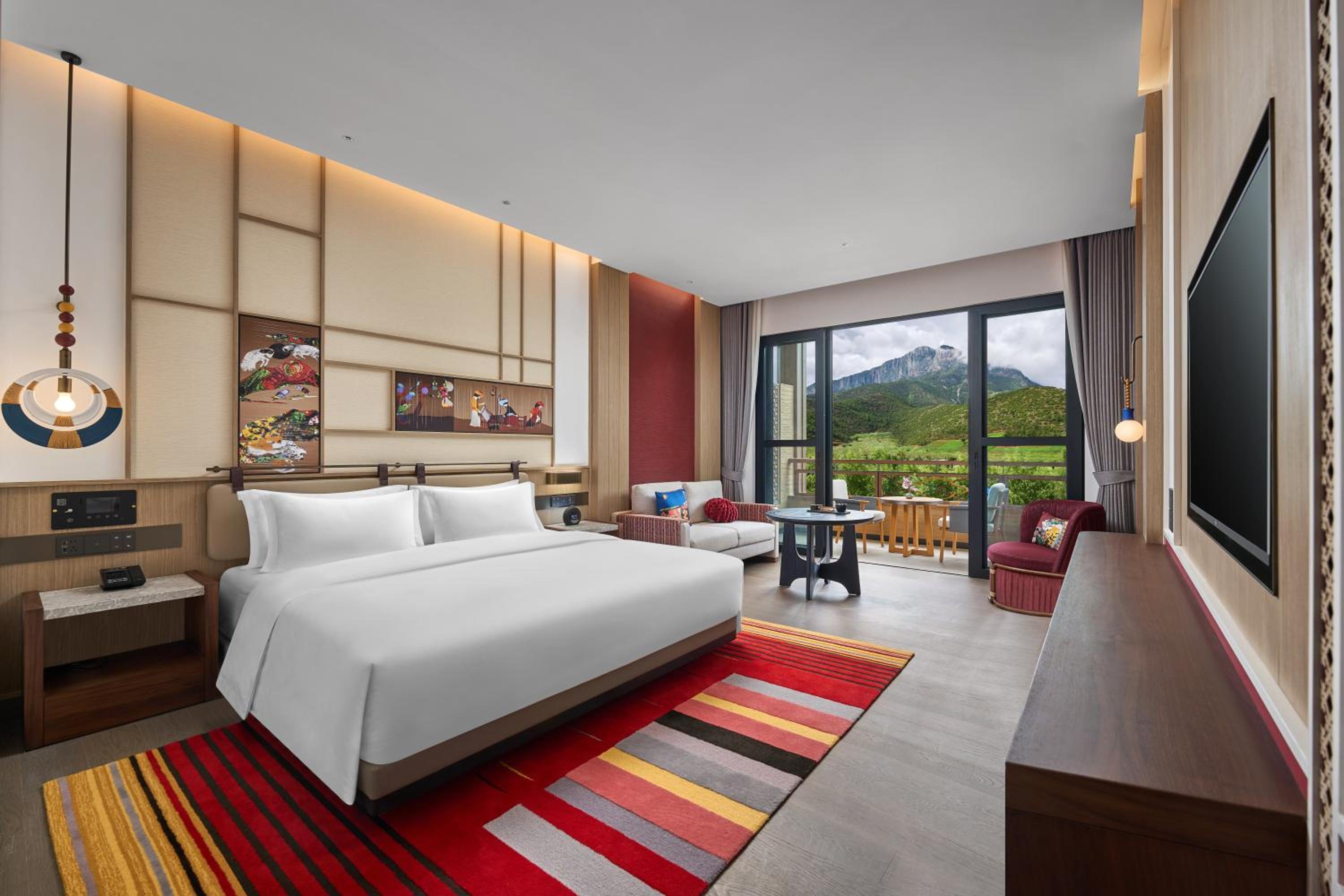 Premium King Room with Mountain View