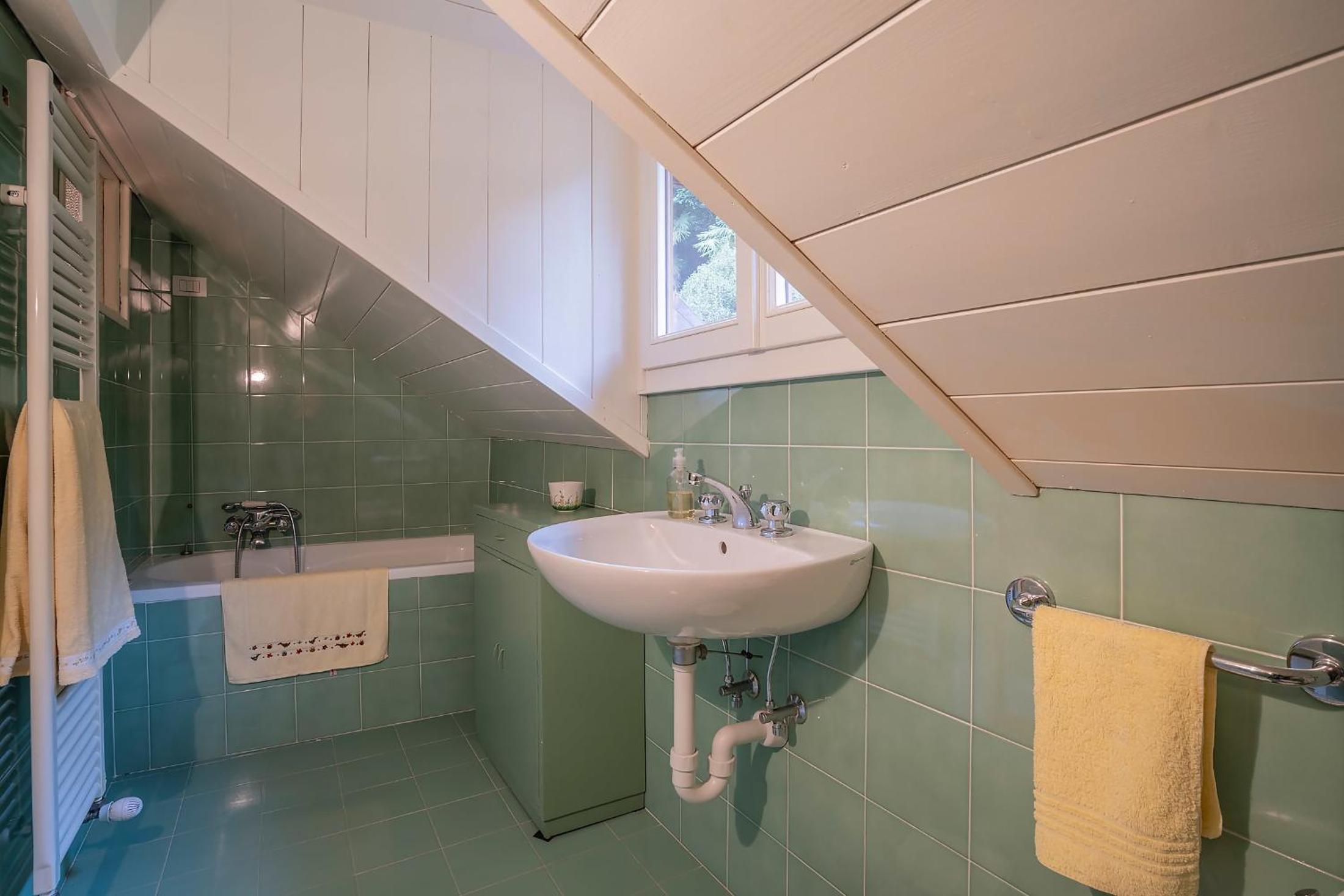 Four-Bedroom House photo 2