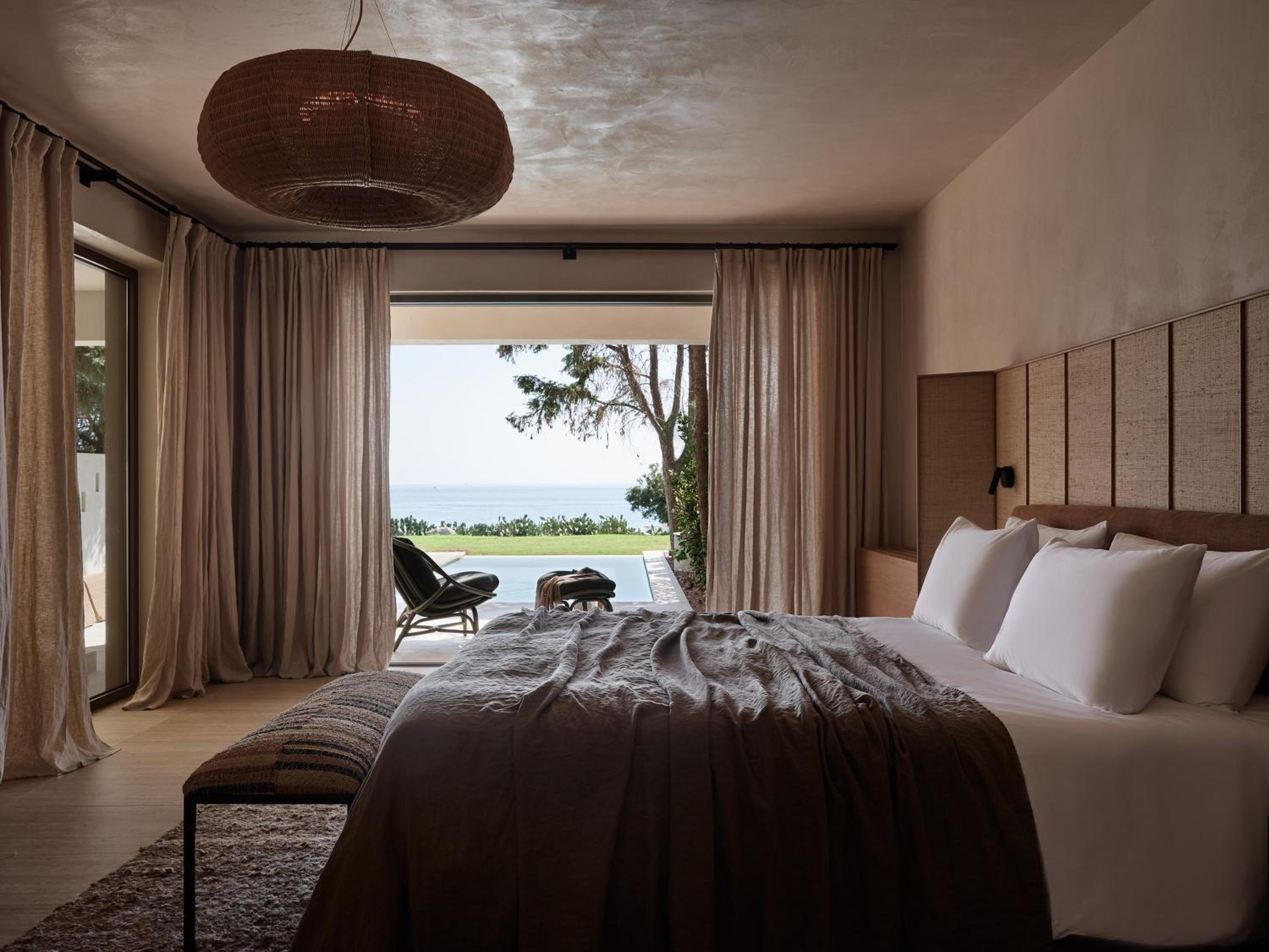 Bungalow Suite - Beach Front with Private Pool