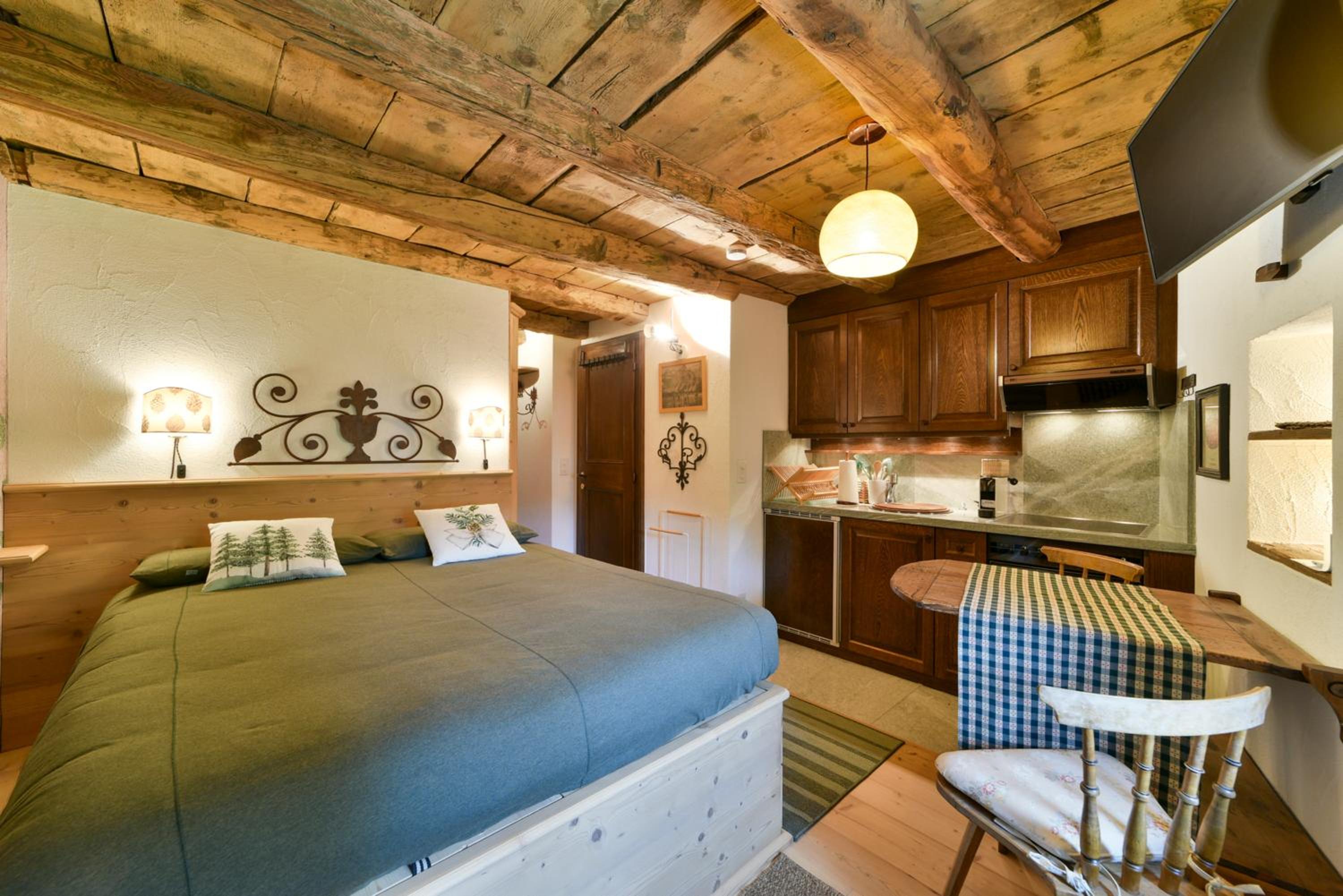 Studio Apartment photo 1