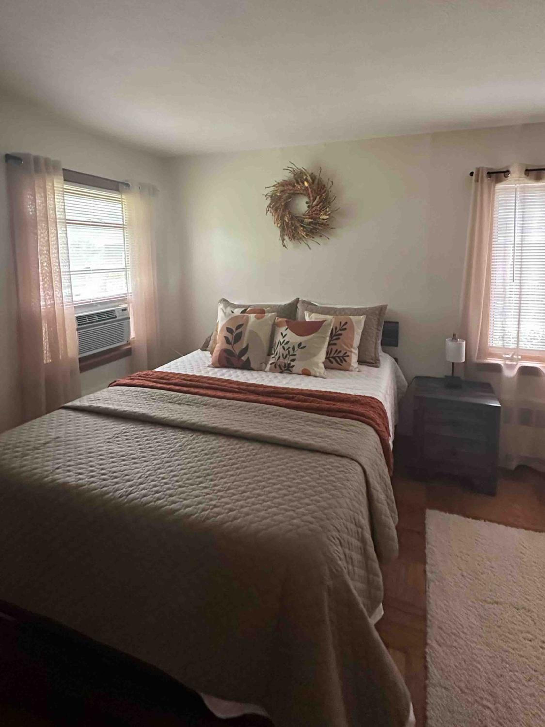 Three-Bedroom House photo 1