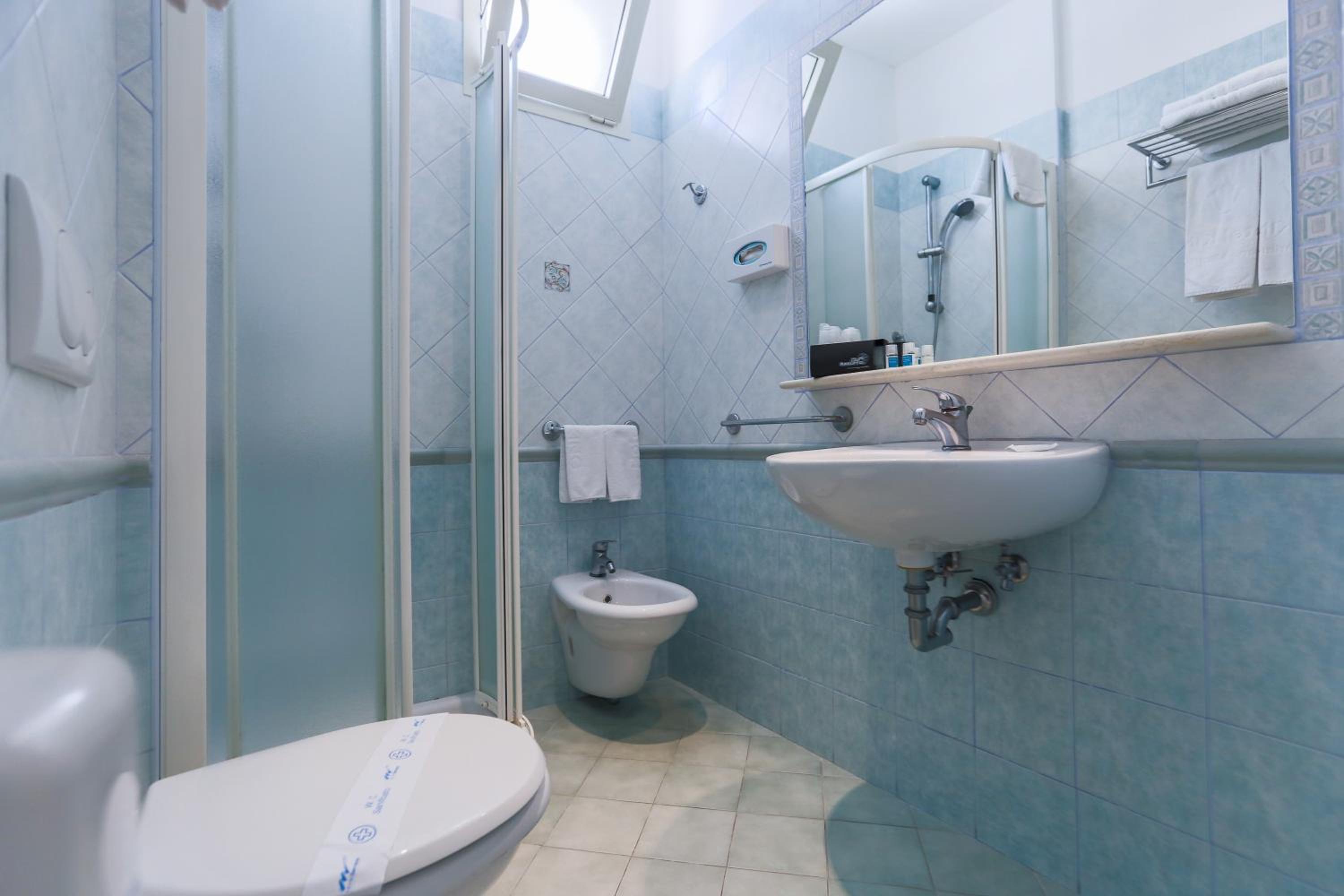 Exclusive Double or Twin Room with Balcony photo 2