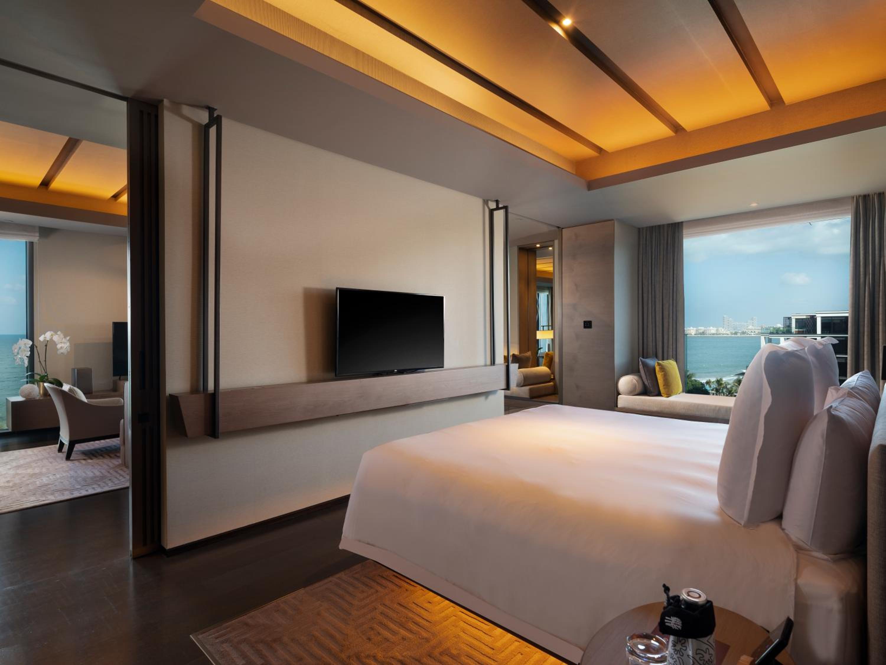 Harmony Master Suite with Complimentary Rainforest Experience once per stay thumbnail 5