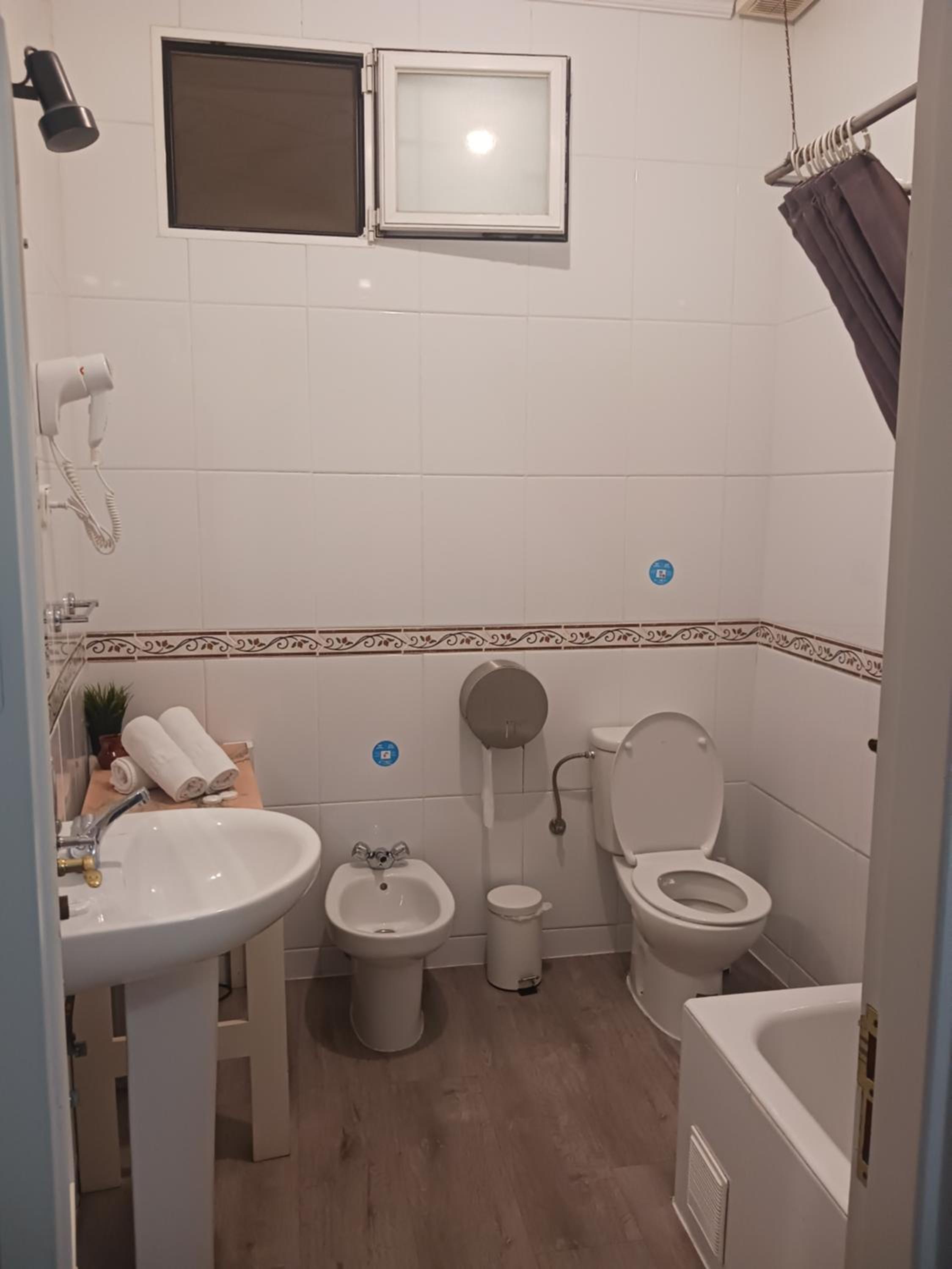 Small Double Room with Shared Bathroom photo 2
